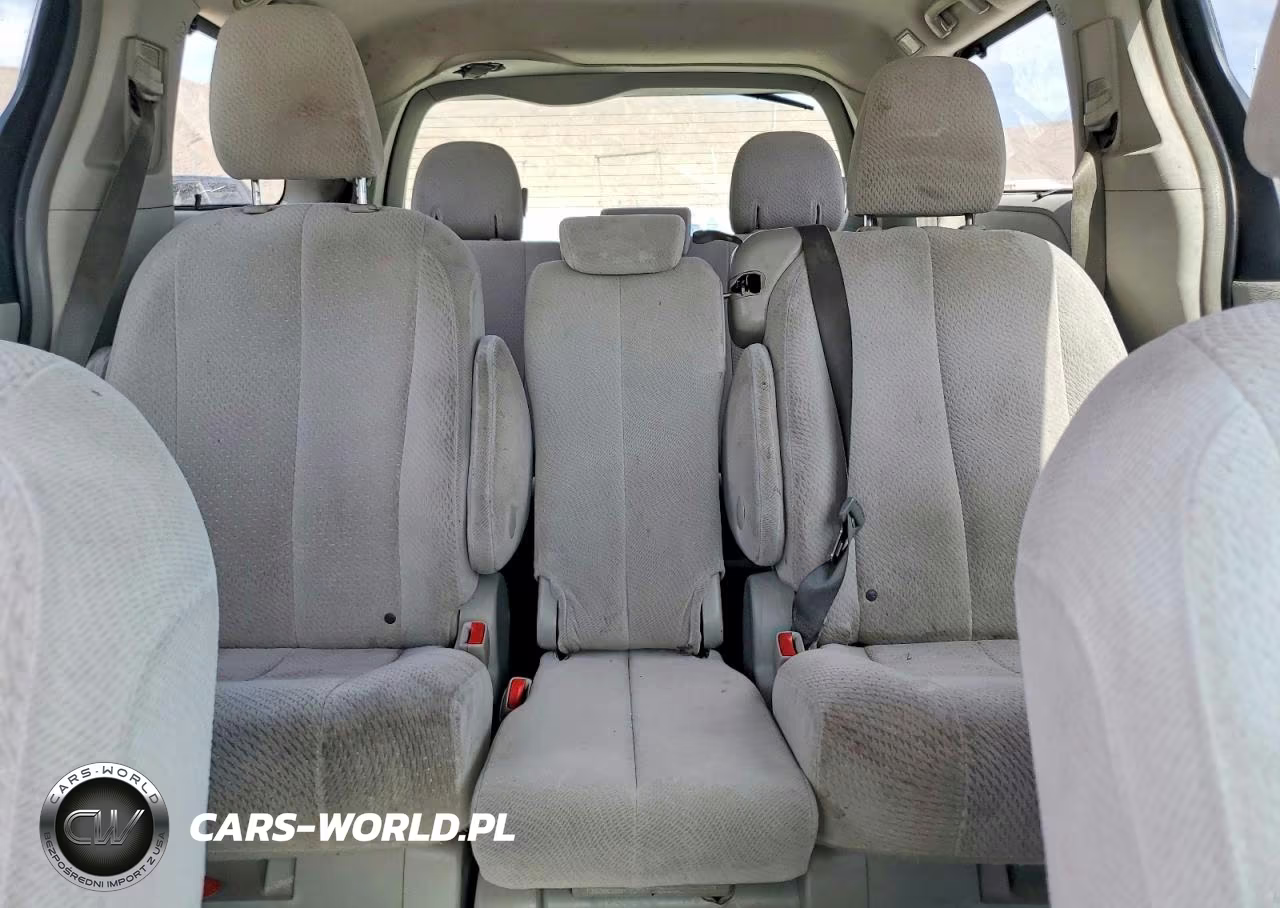 2013 Toyota Sienna Le VIN:5TDKK3DC7DS358921 - 10