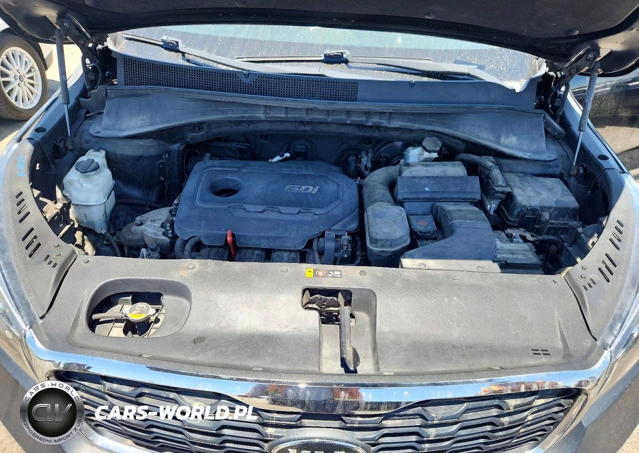 2019 Kia Sorento L VIN:5XYPG4A34KG456302 - 11