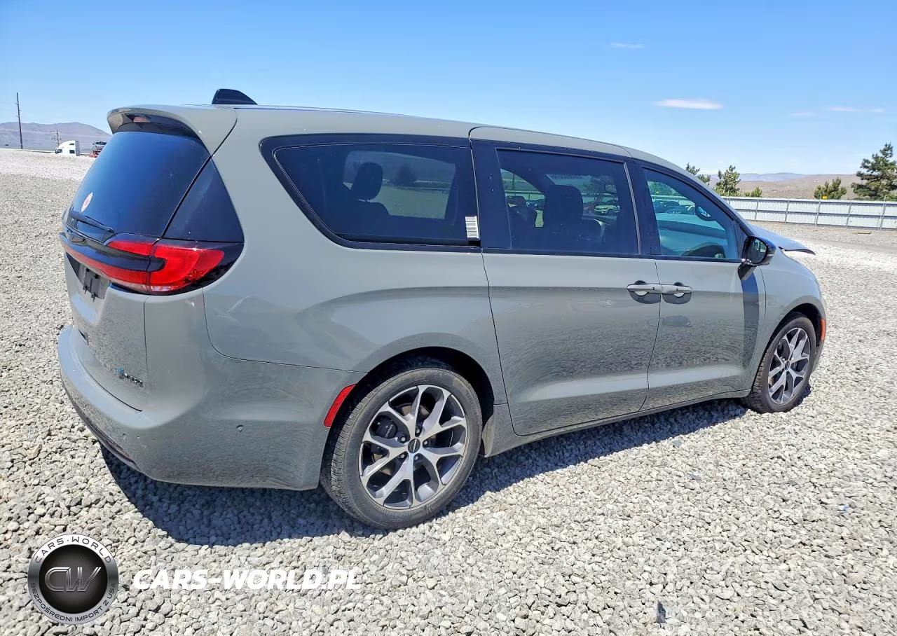 2023 Chrysler Pacifica Hybrid Limited VIN:2C4RC1S79PR562817 - 3