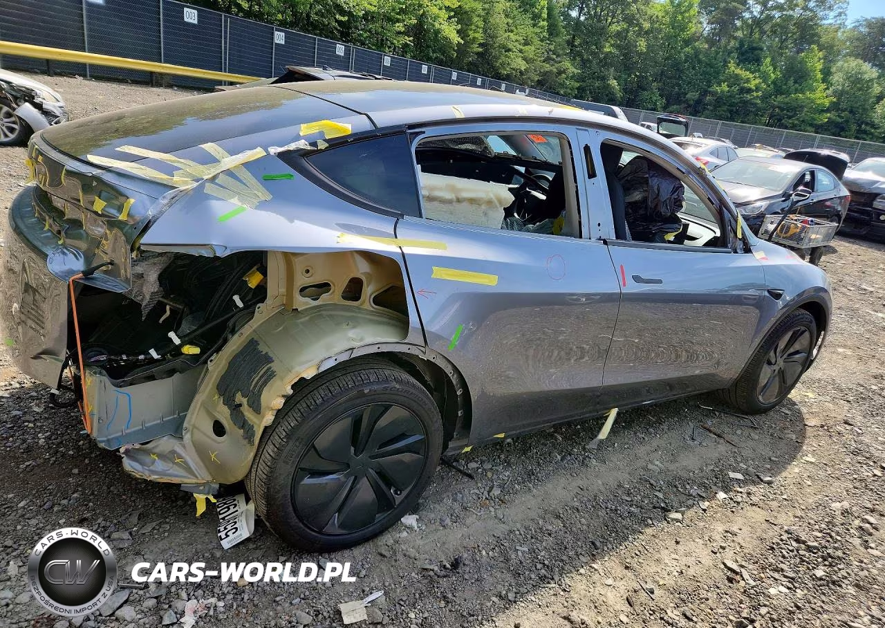 2026 Tesla Model Y VIN:7SAYGDEE5TA406808 - 3