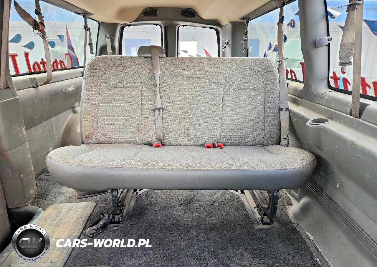 2018 Chevrolet Express G2500 VIN:1GAZGPFG7J1278477 - 10