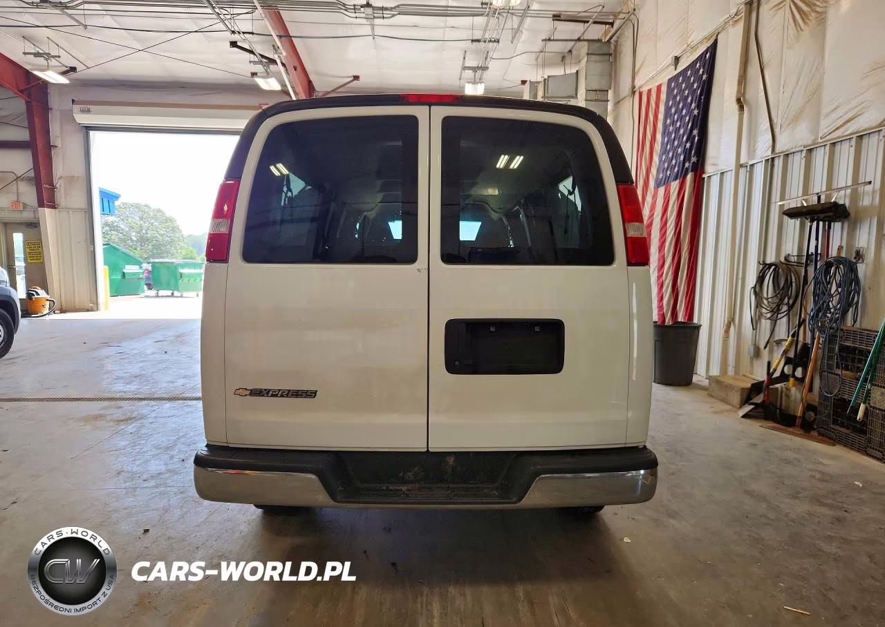 2018 Chevrolet Express G2500 VIN:1GAZGPFG7J1278477 - 6