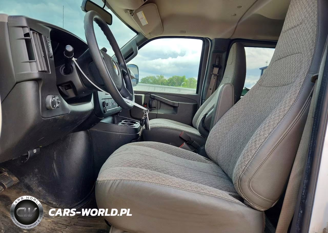 2018 Chevrolet Express G2500 VIN:1GAZGPFG7J1278477 - 7