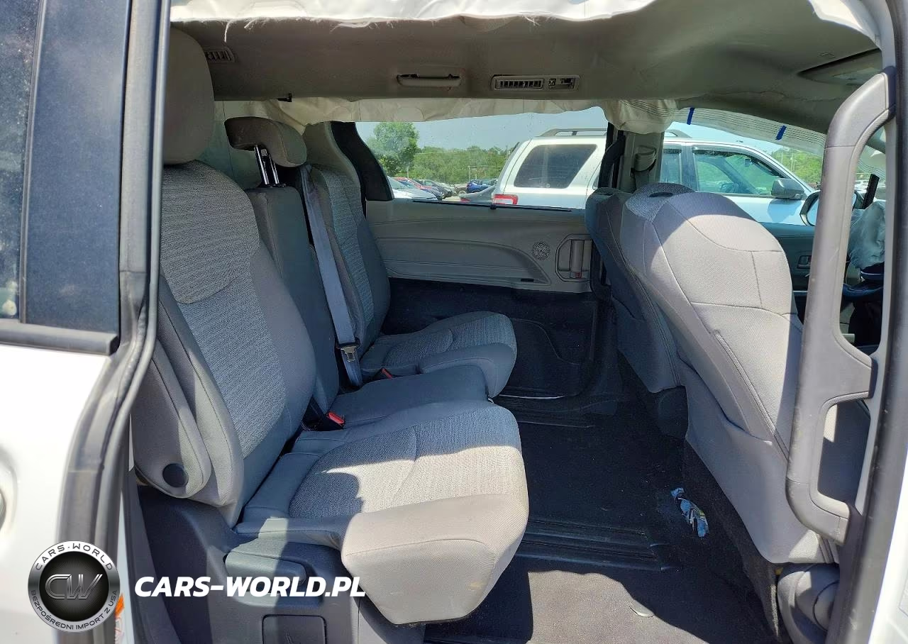 2021 Toyota Sienna Le VIN:5TDKRKEC2MS020332 - 11