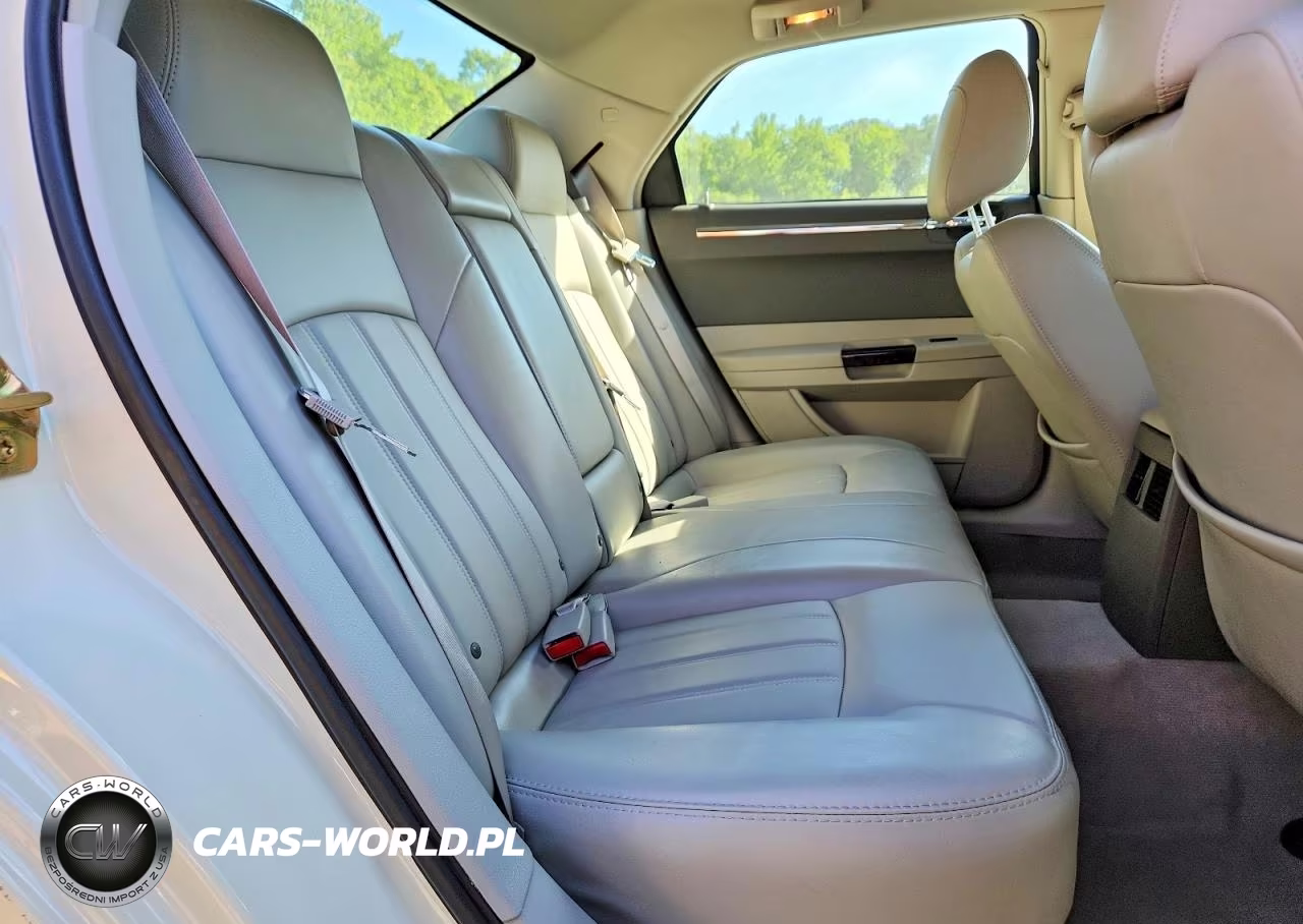 2007 Chrysler 300C VIN:2C3LA63H87H610186 - 10