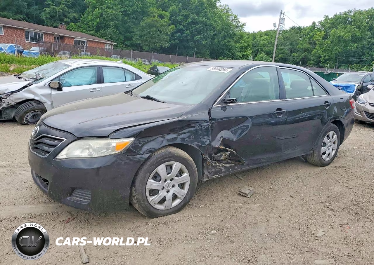 2010 Toyota Camry Le – zdjęcie 1 z 12