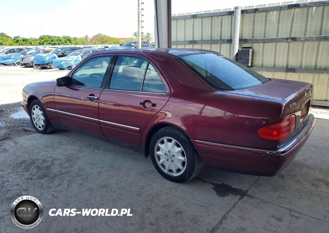 1999 Mercedes-Benz E 300Td VIN:WDBJF25H8XA825025 - 2