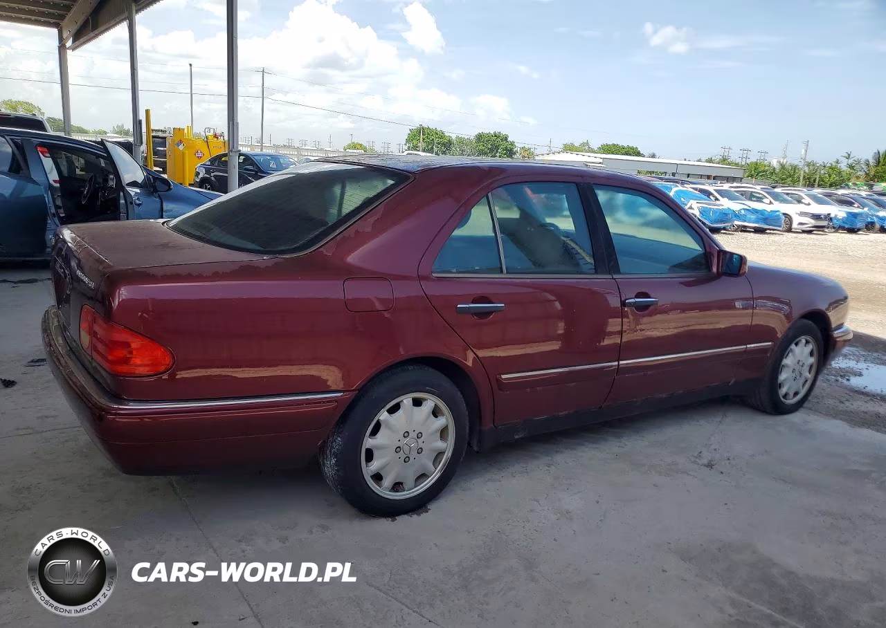 1999 Mercedes-Benz E 300Td VIN:WDBJF25H8XA825025 - 3