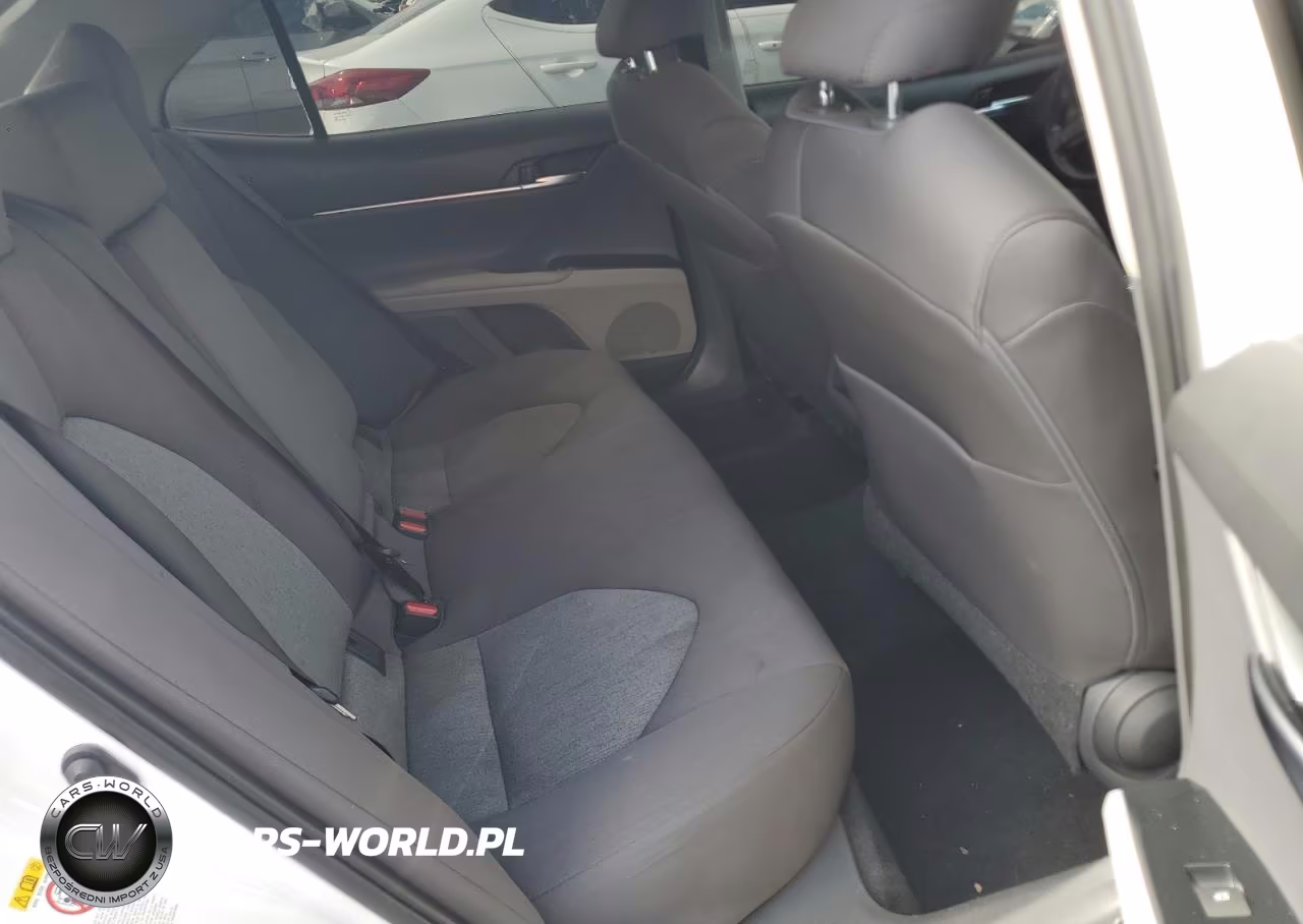 2019 Toyota Camry Le VIN:4T1B11HK1KU247455 - 10