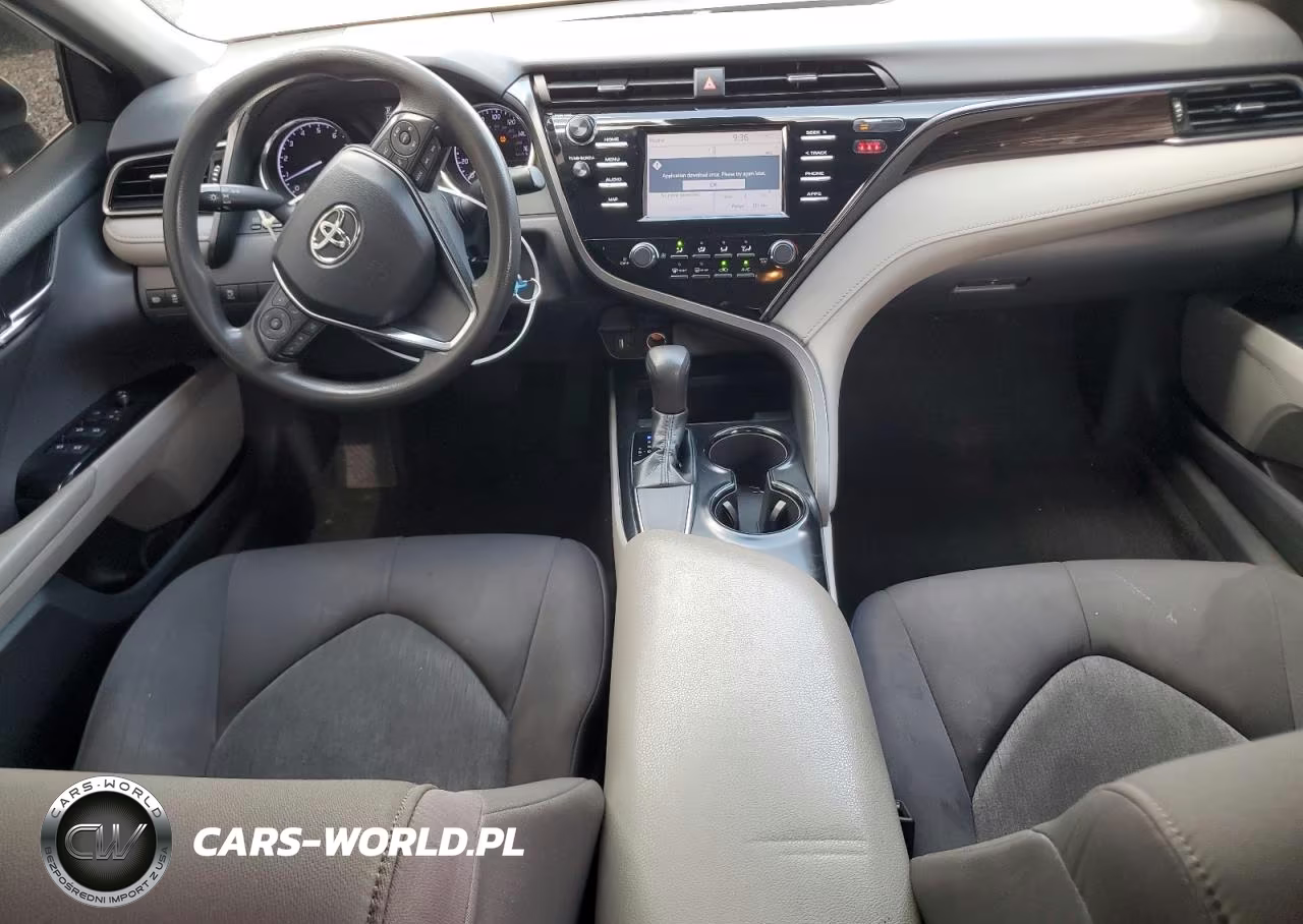 2019 Toyota Camry Le VIN:4T1B11HK1KU247455 - 8