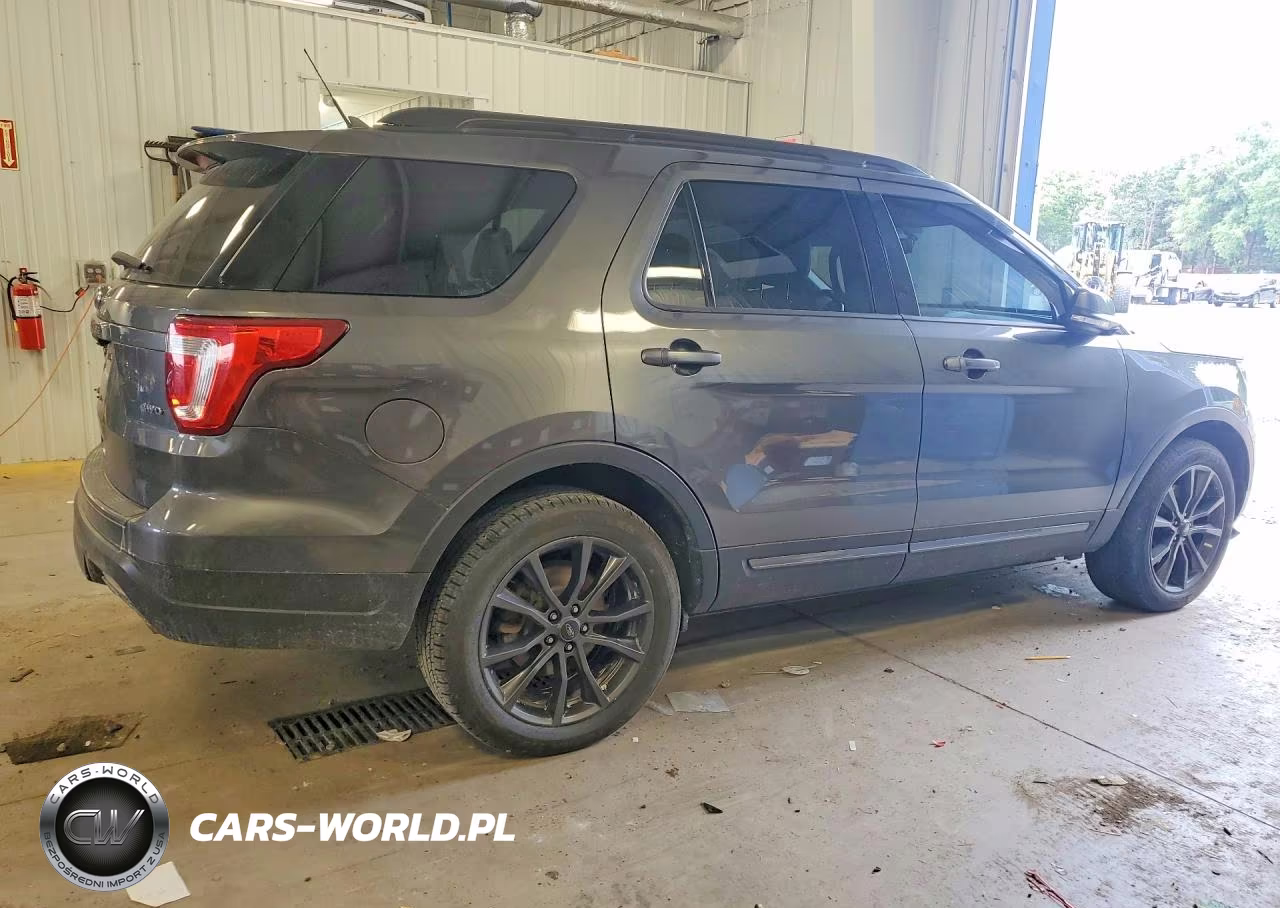 2018 Ford Explorer Xlt VIN:1FM5K8D86JGC14400 - 3