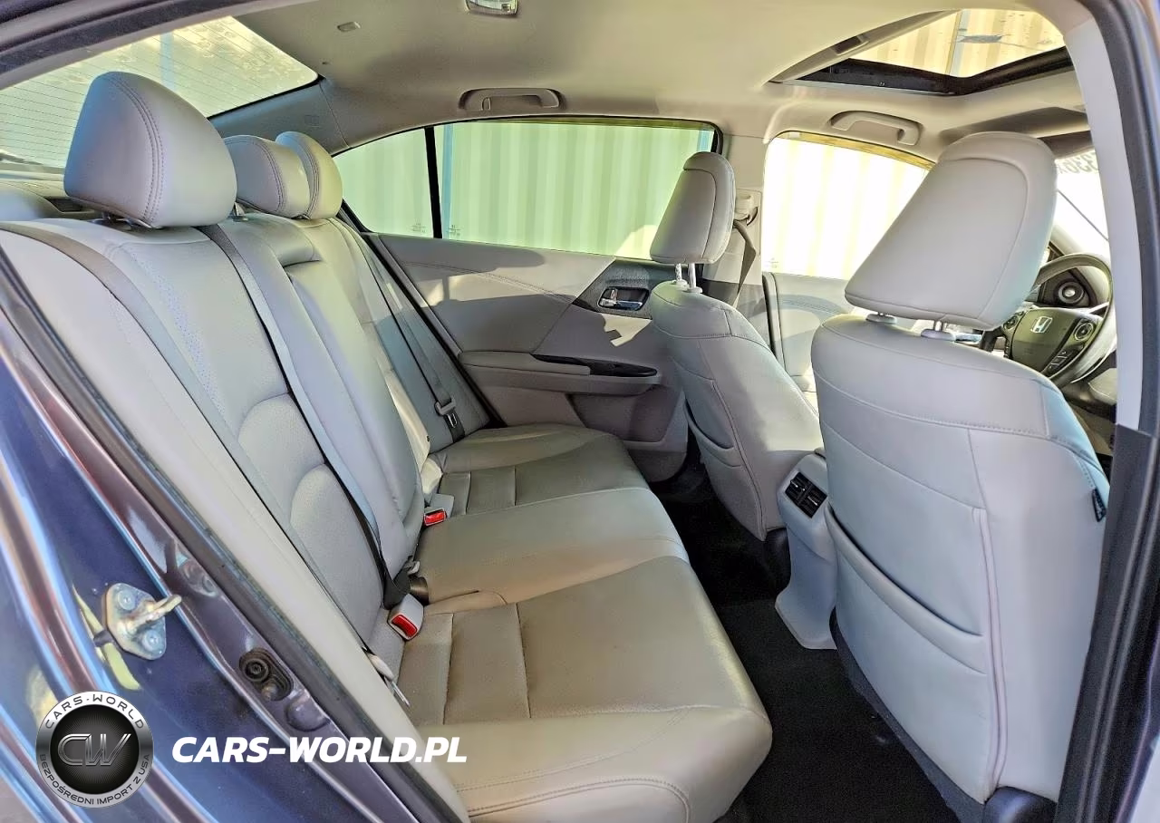 2015 Honda Accord Touring VIN:1HGCR3F95FA026737 - 10