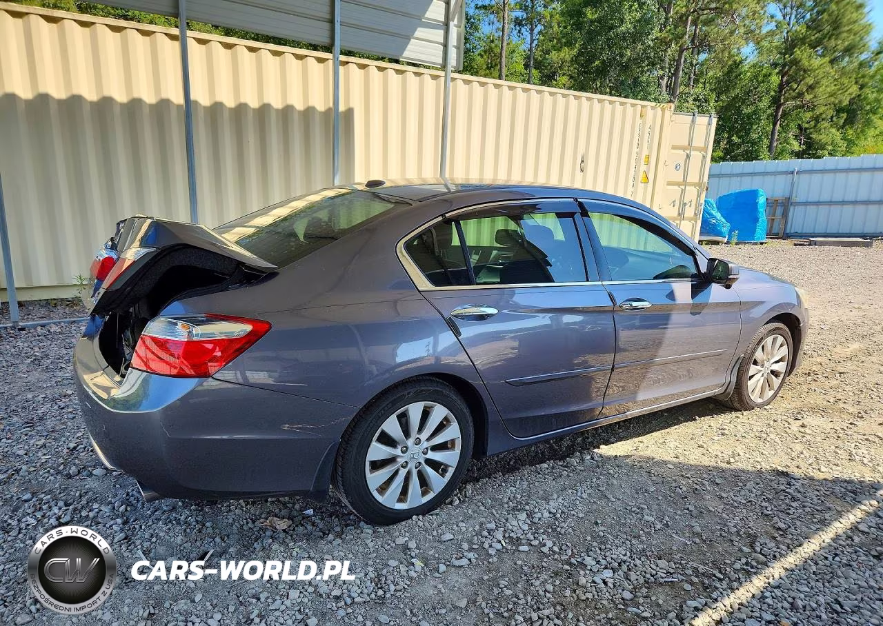 2015 Honda Accord Touring VIN:1HGCR3F95FA026737 - 3