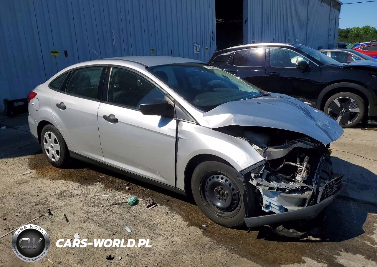 2017 Ford Focus S VIN:1FADP3E2XHL200893 - 4