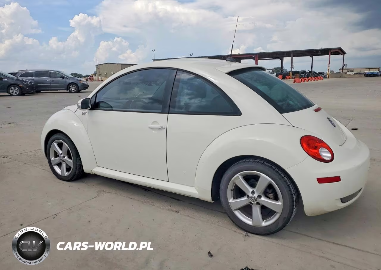 2008 Volkswagen New Beetle Triple White VIN:3VWFW31C88M517345 - 2