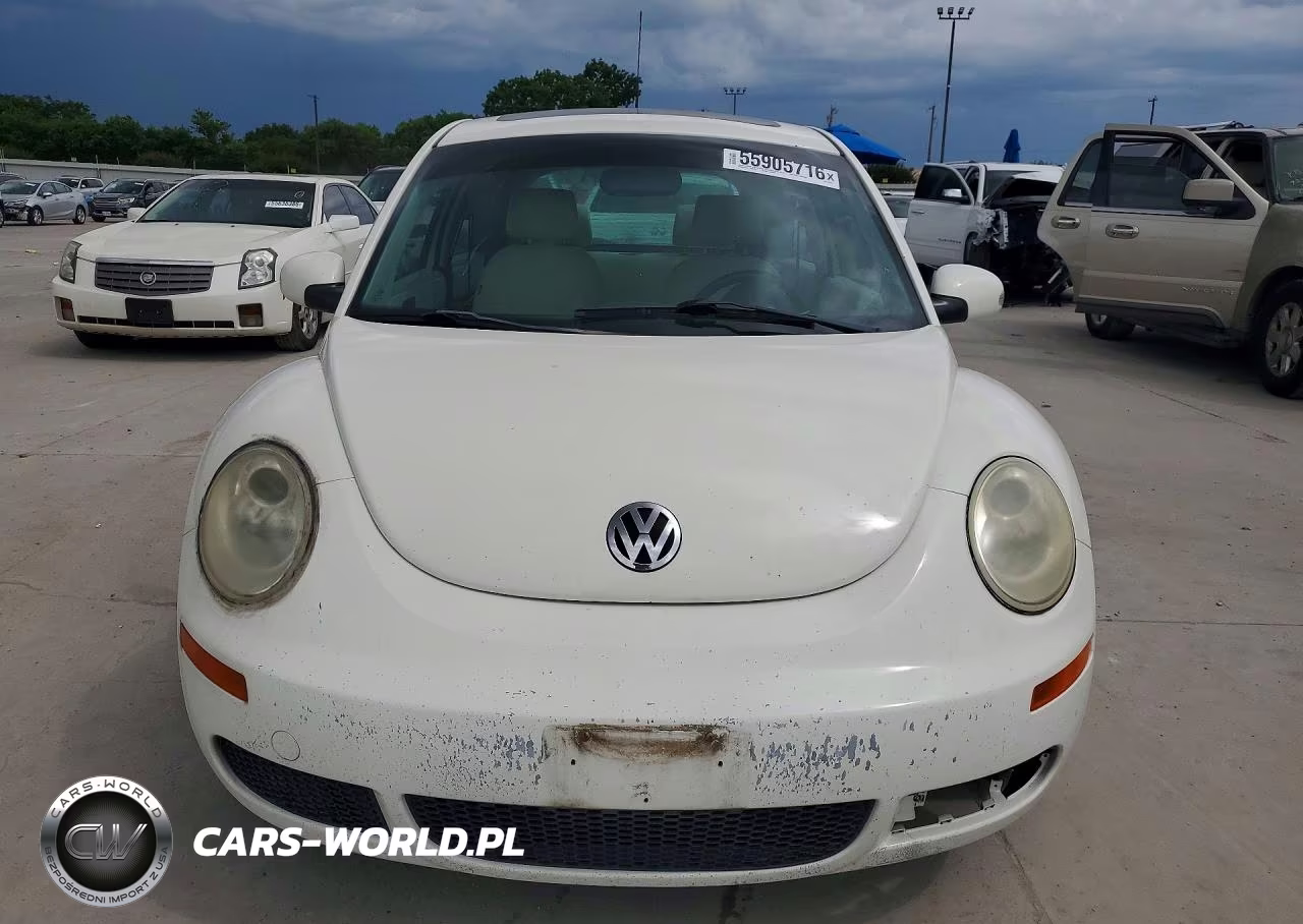 2008 Volkswagen New Beetle Triple White VIN:3VWFW31C88M517345 - 5