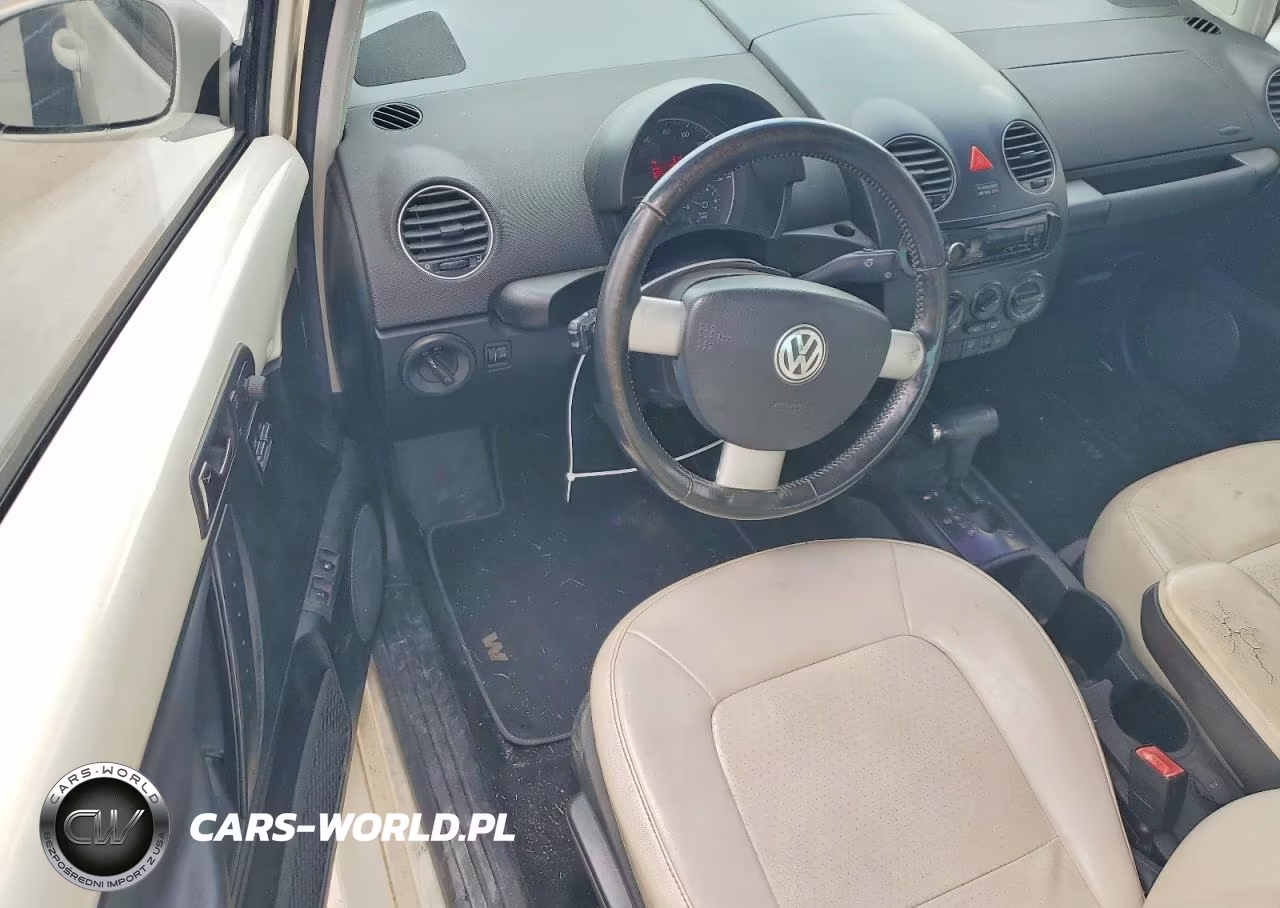 2008 Volkswagen New Beetle Triple White VIN:3VWFW31C88M517345 - 8