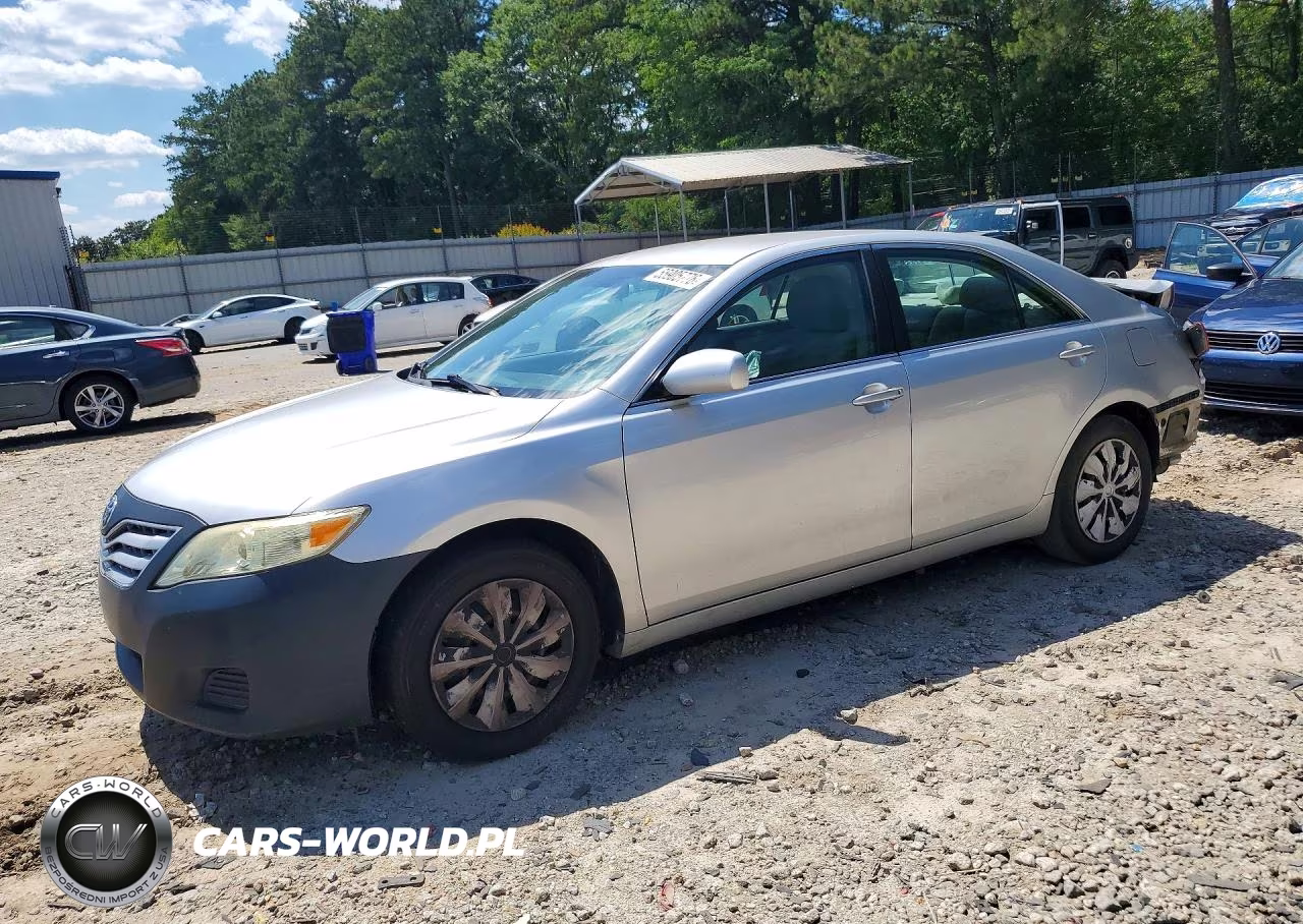 2010 Toyota Camry Le V6 – zdjęcie 1 z 13
