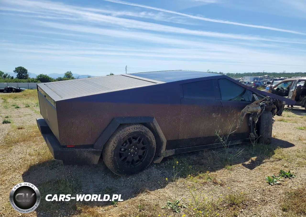 2024 Tesla Cybertruck VIN:7G2CEHED6RA002269 - 3