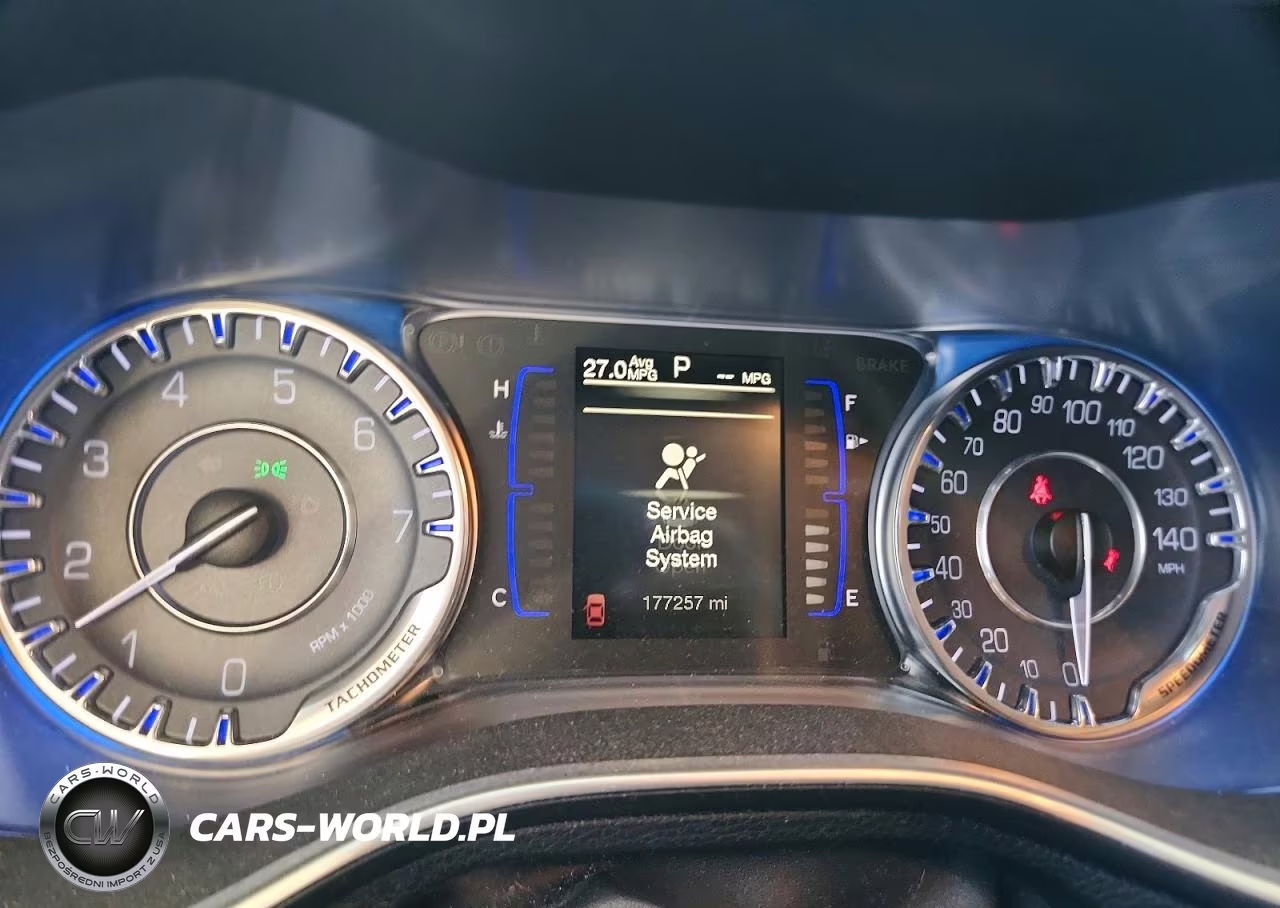 2016 Chrysler 200 Limited VIN:1C3CCCAB0GN110800 - 9