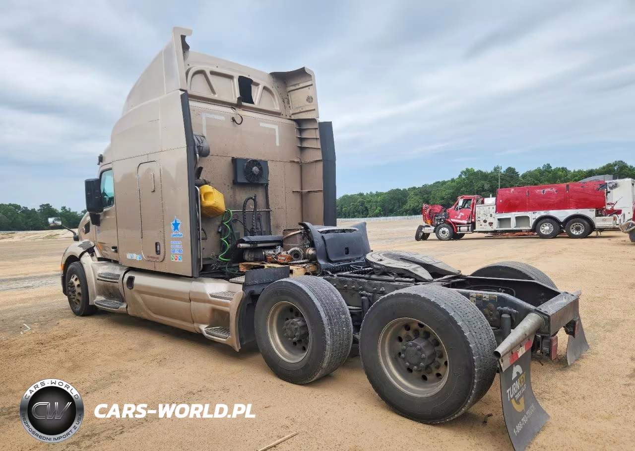 2015 Peterbilt 579 Semi Truck VIN:1XPBD49X0FD283682 - 3