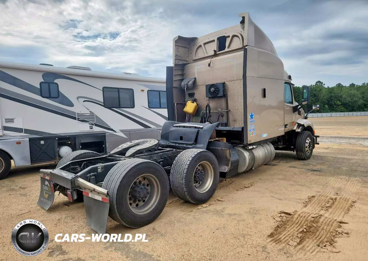 2015 Peterbilt 579 Semi Truck VIN:1XPBD49X0FD283682 - 4