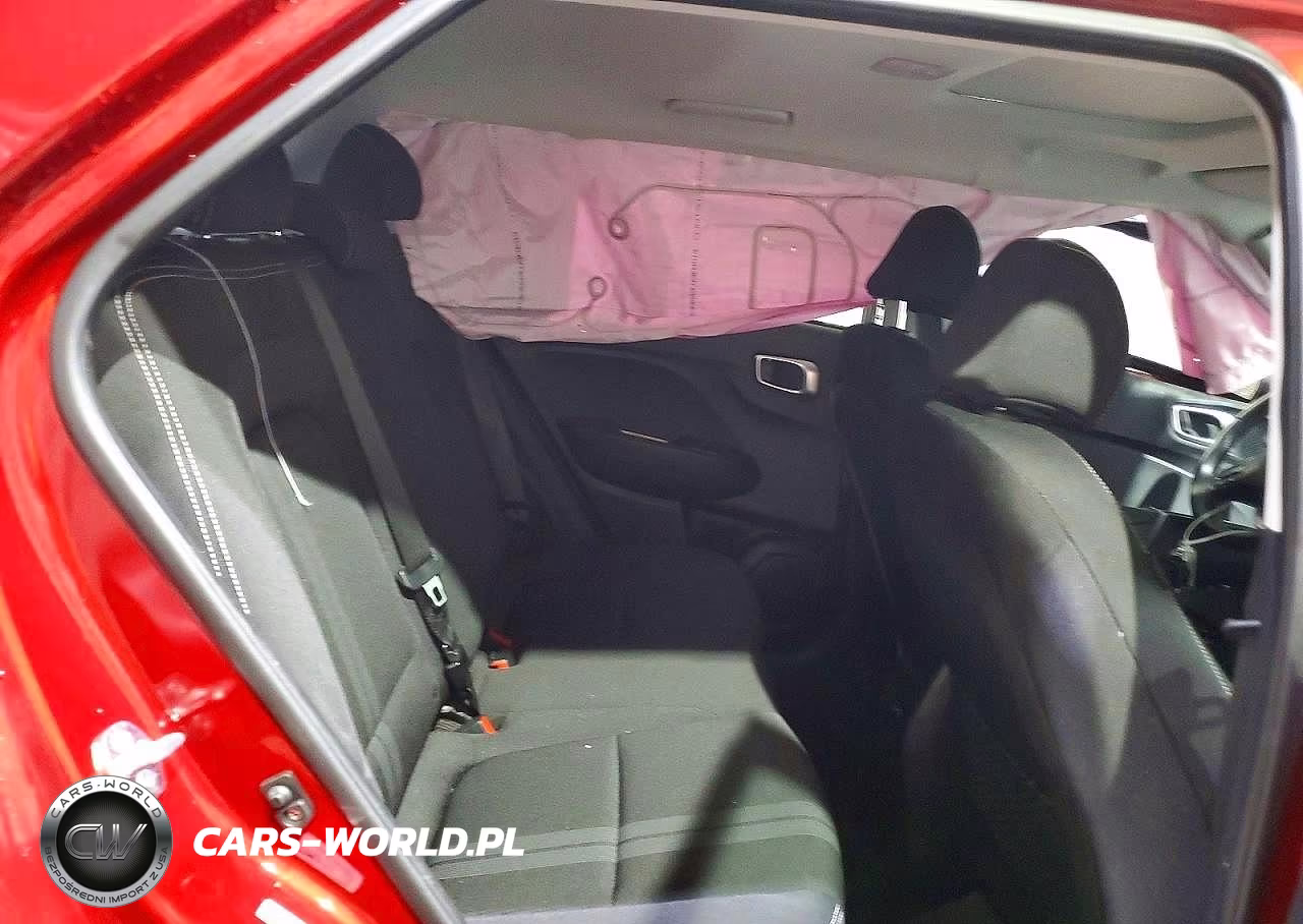 2025 Hyundai Venue Sel VIN:KMHRC8A3XSU372829 - 11