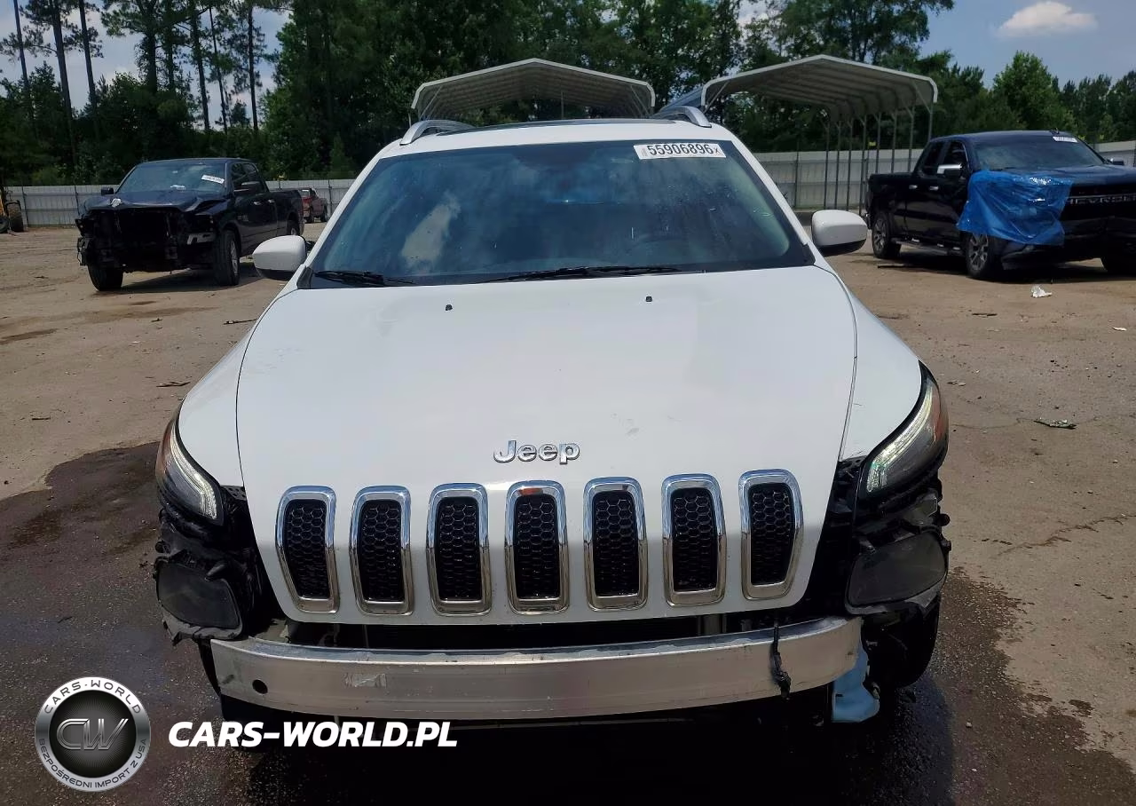 2017 Jeep Cherokee Latitude VIN:1C4PJLCS5HW554167 - 5