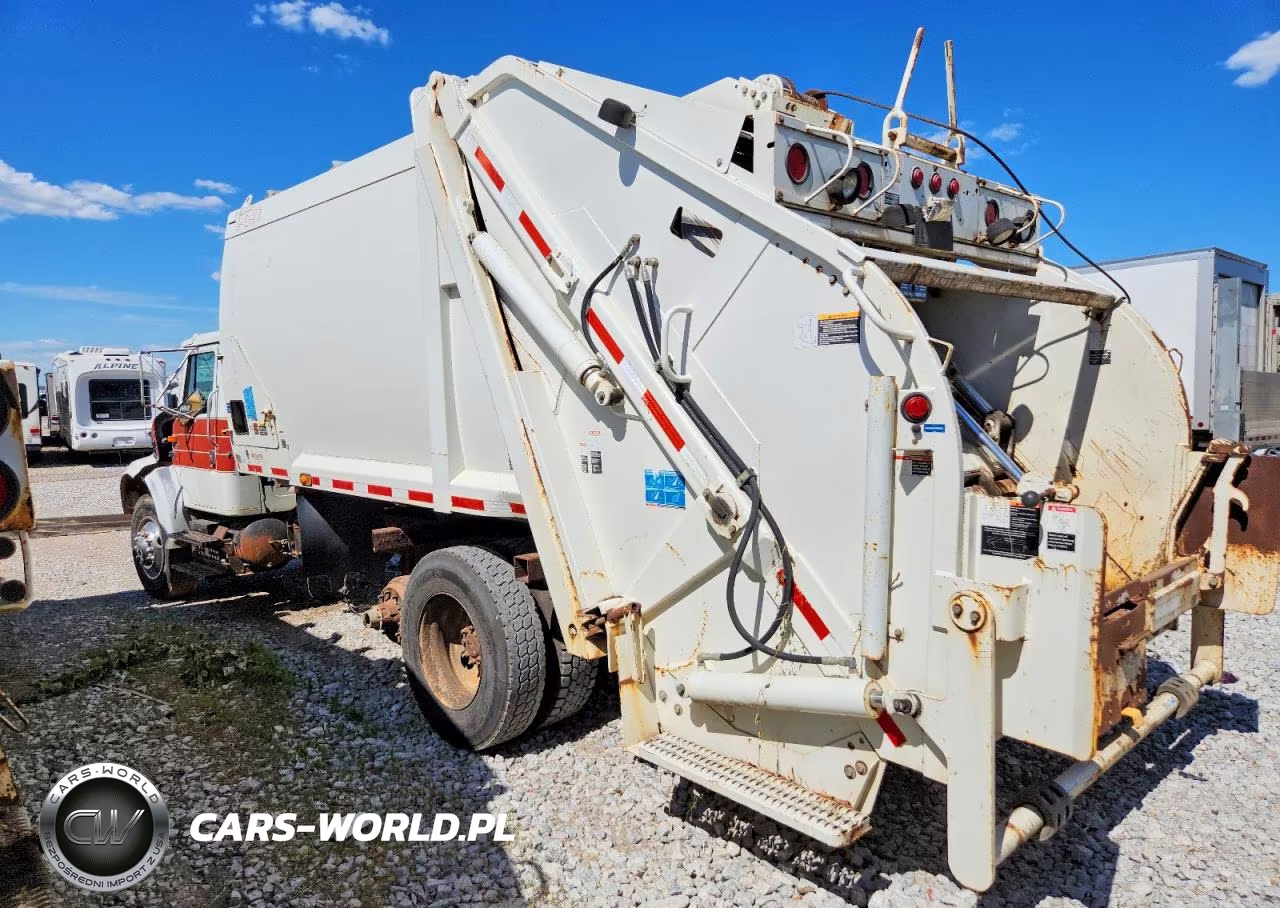 1996 International 4900 Refuse Truck VIN:1HTSDAAN5TH266832 - 3