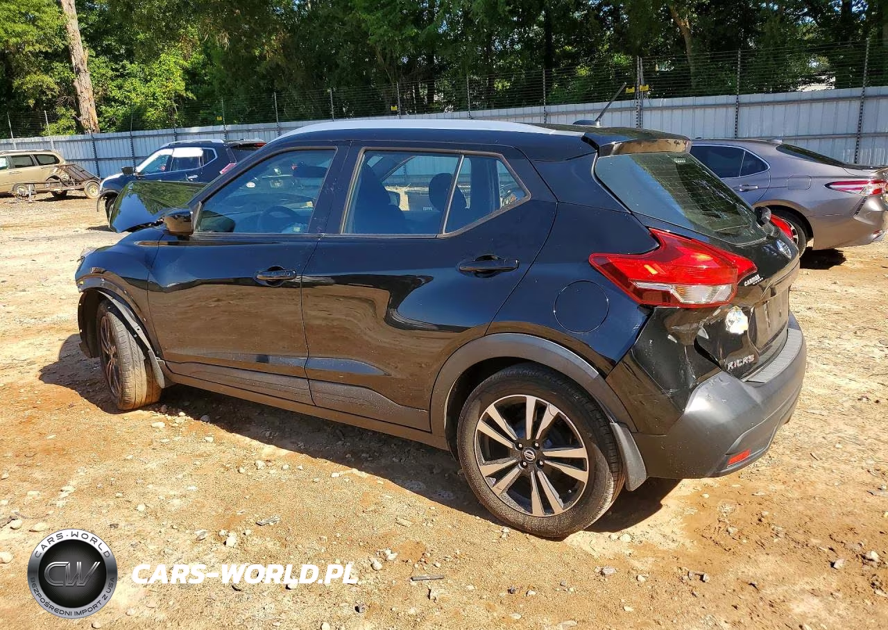 2018 Nissan Kicks S VIN:3N1CP5CUXJL523747 - 2