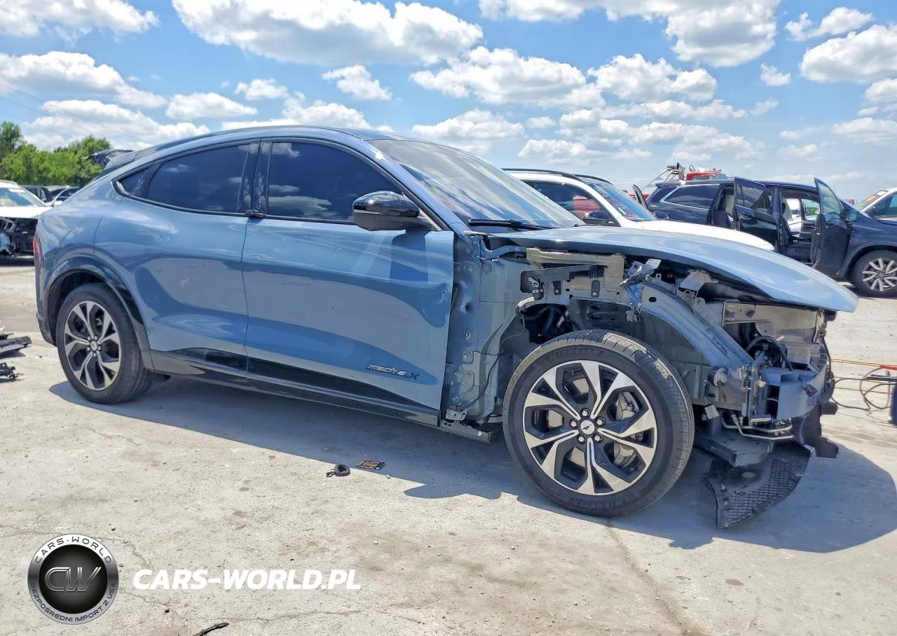 2023 Ford Mustang Mach-E Premium VIN:3FMTK3R7XPMA88289 - 4