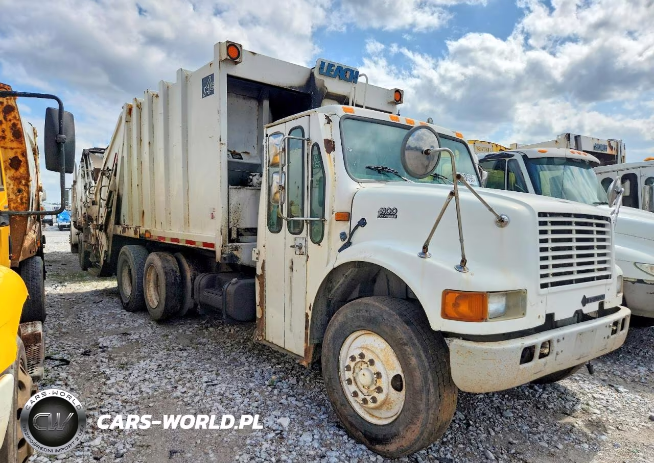 1998 International 4900 Refuse Truck