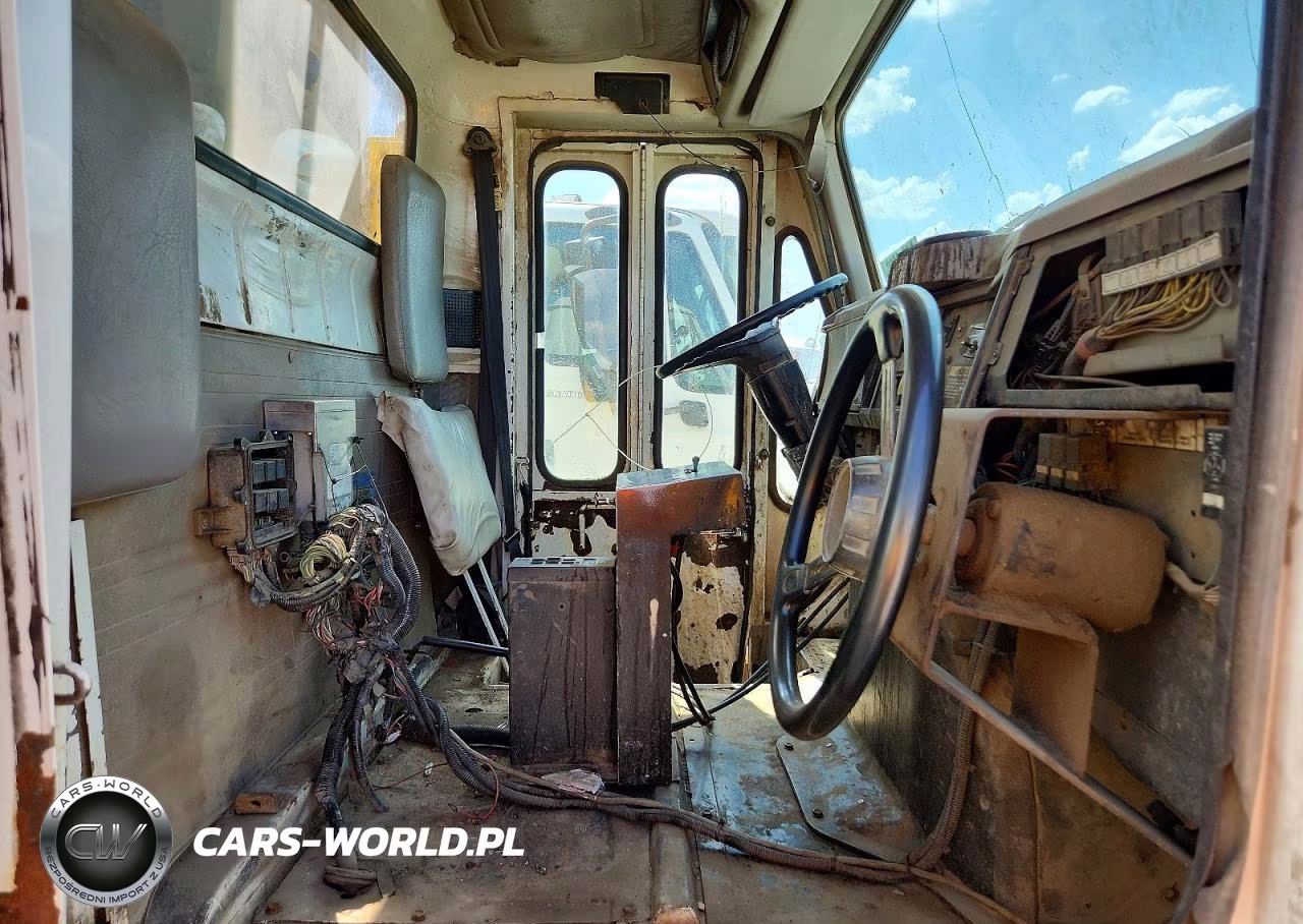 1998 International 4900 Refuse Truck VIN:1HTSDAARXWH498530 - 5