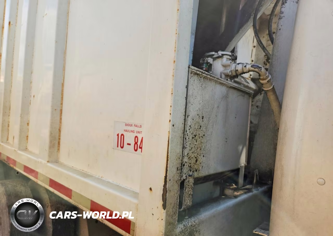 1998 International 4900 Refuse Truck VIN:1HTSDAARXWH498530 - 6
