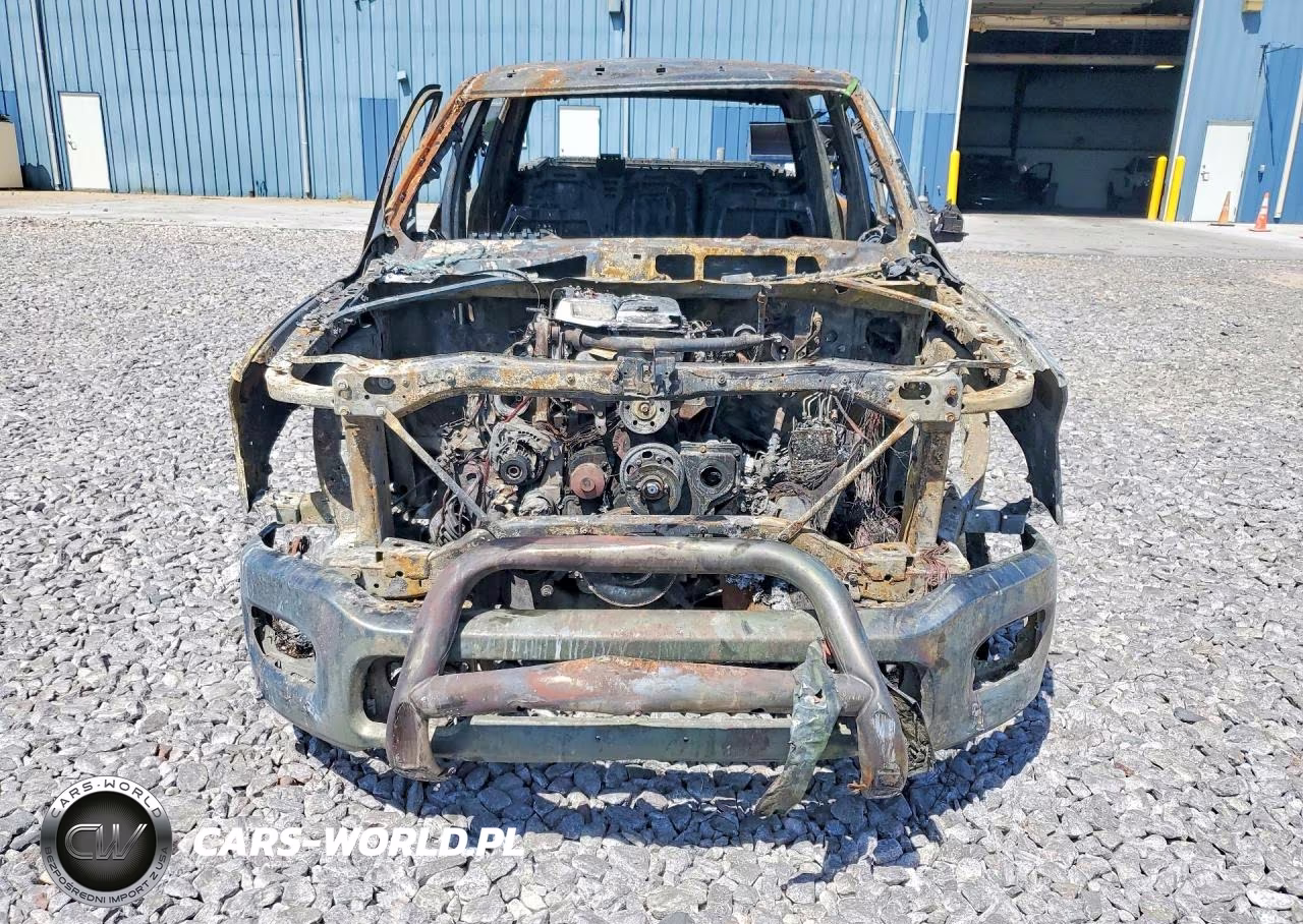 2022 Ram 3500 Laramie VIN:3C63RRML3NG216382 - 5