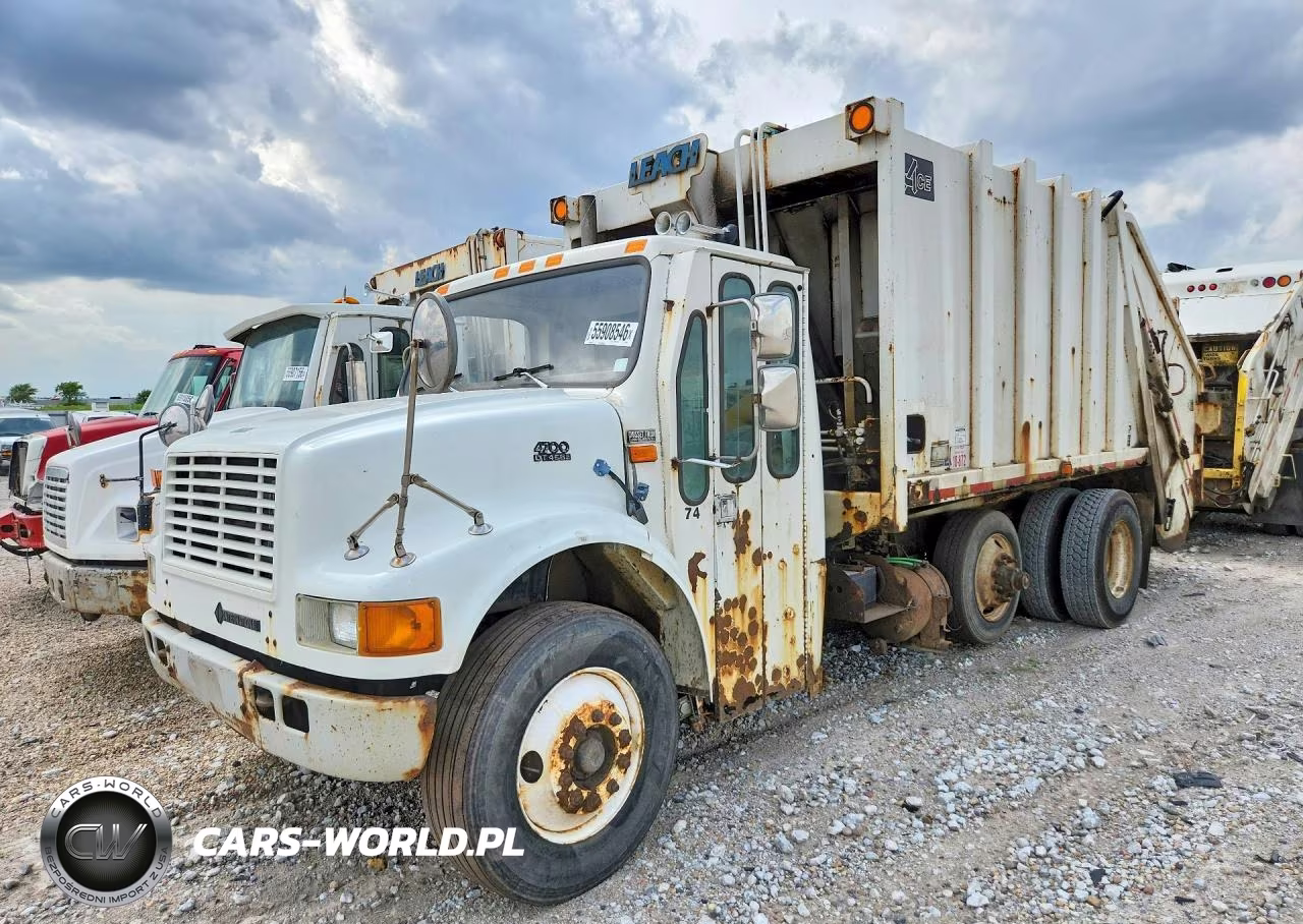 1998 International 4900 Refuse Truck