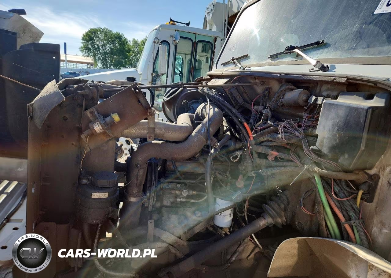 1998 International 4900 Refuse Truck VIN:1HTSDAAR3WH498532 - 11