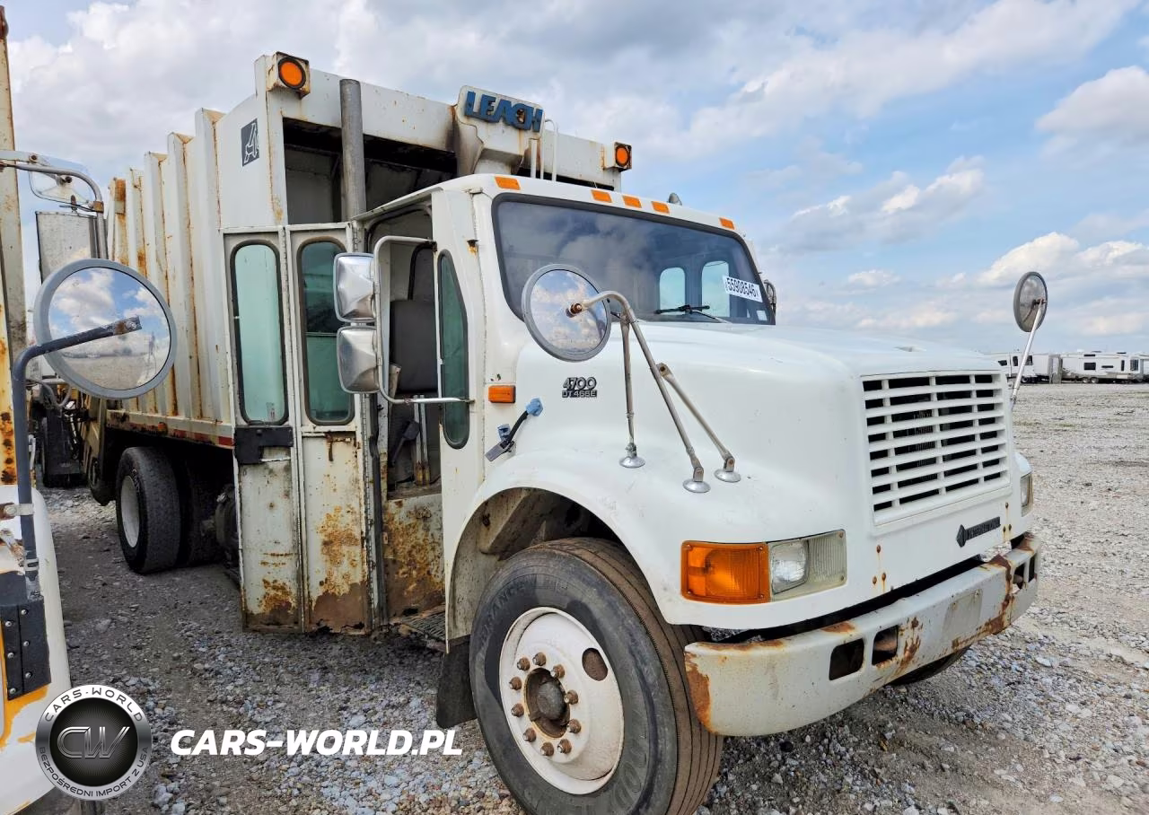 1998 International 4900 Refuse Truck VIN:1HTSDAAR3WH498532 - 4