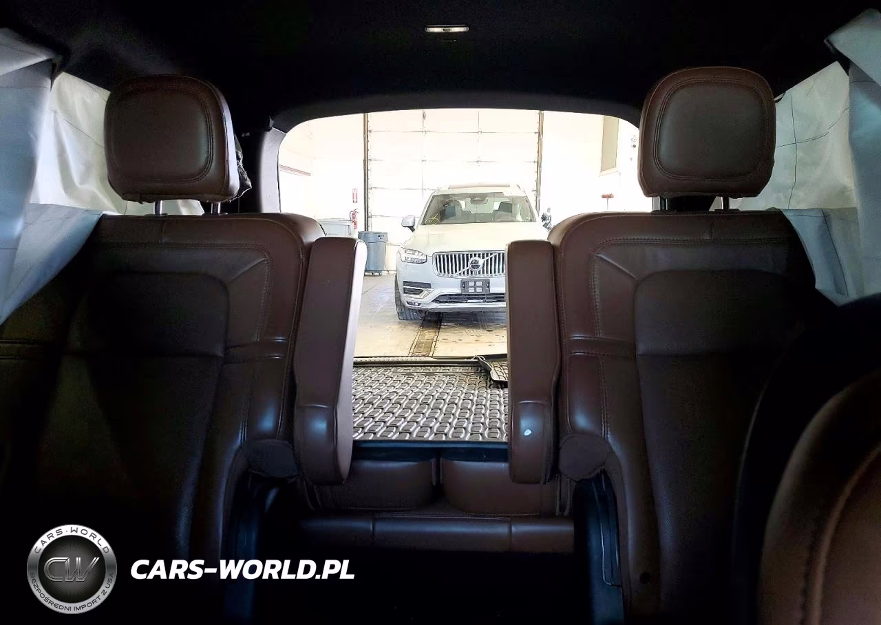 2020 Lincoln Aviator VIN:5LM5J7XC7LGL34655 - 10