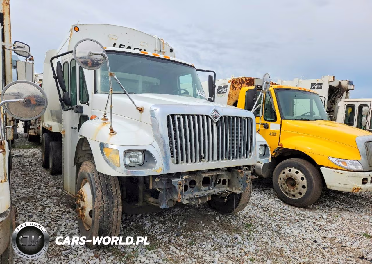 2006 International 7400 Refuse Truck – zdjęcie 1 z 10