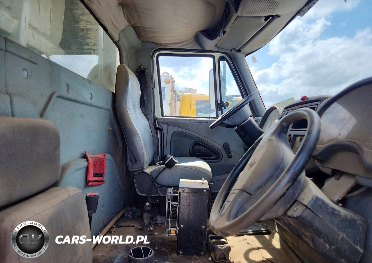 2006 International 7400 Refuse Truck VIN:1HTWCAZR66J333026 - 5