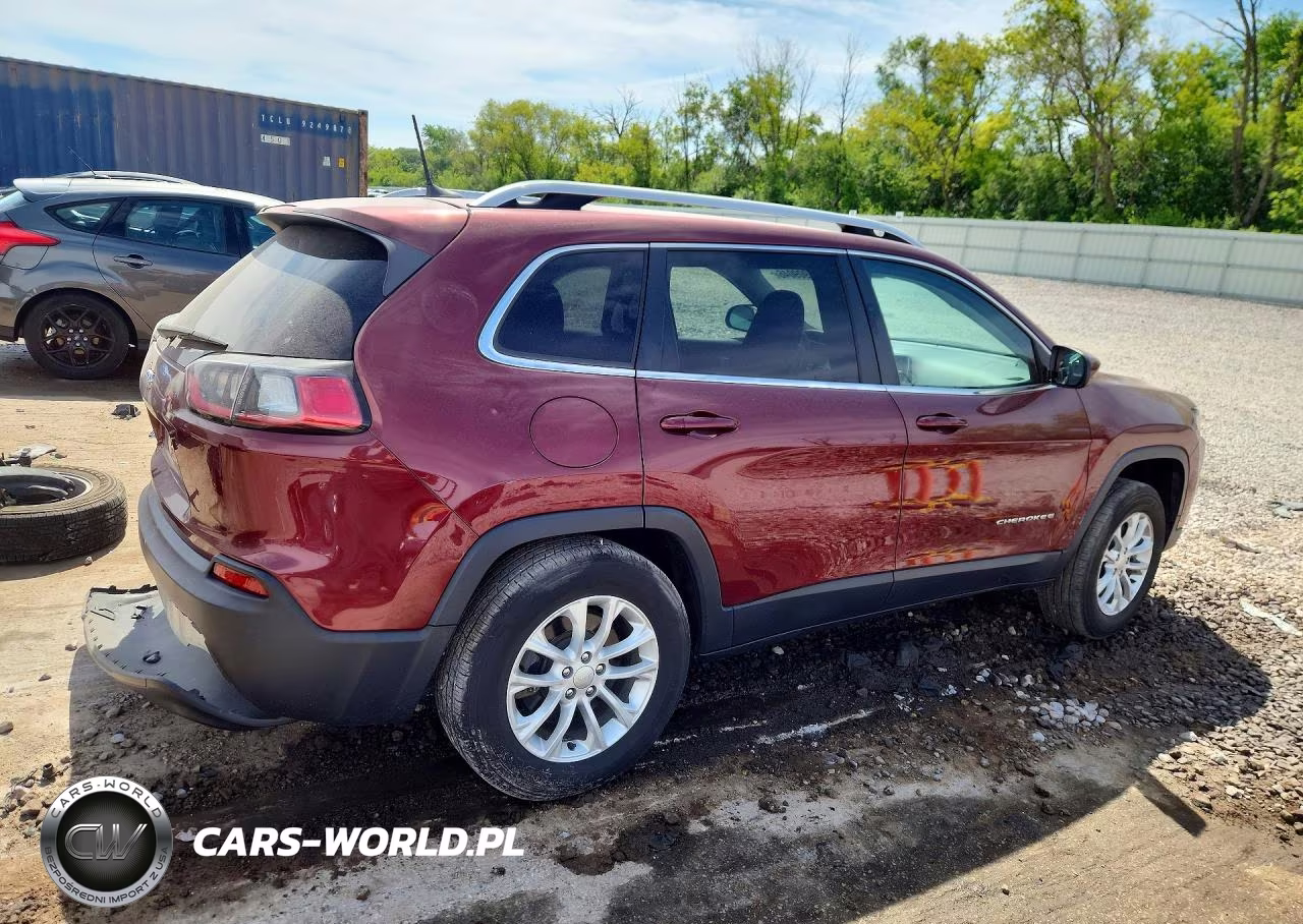 2019 Jeep Cherokee Latitude VIN:1C4PJMCB8KD452192 - 3