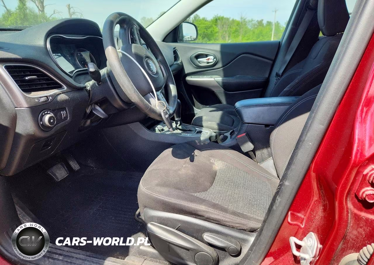 2019 Jeep Cherokee Latitude VIN:1C4PJMCB8KD452192 - 7
