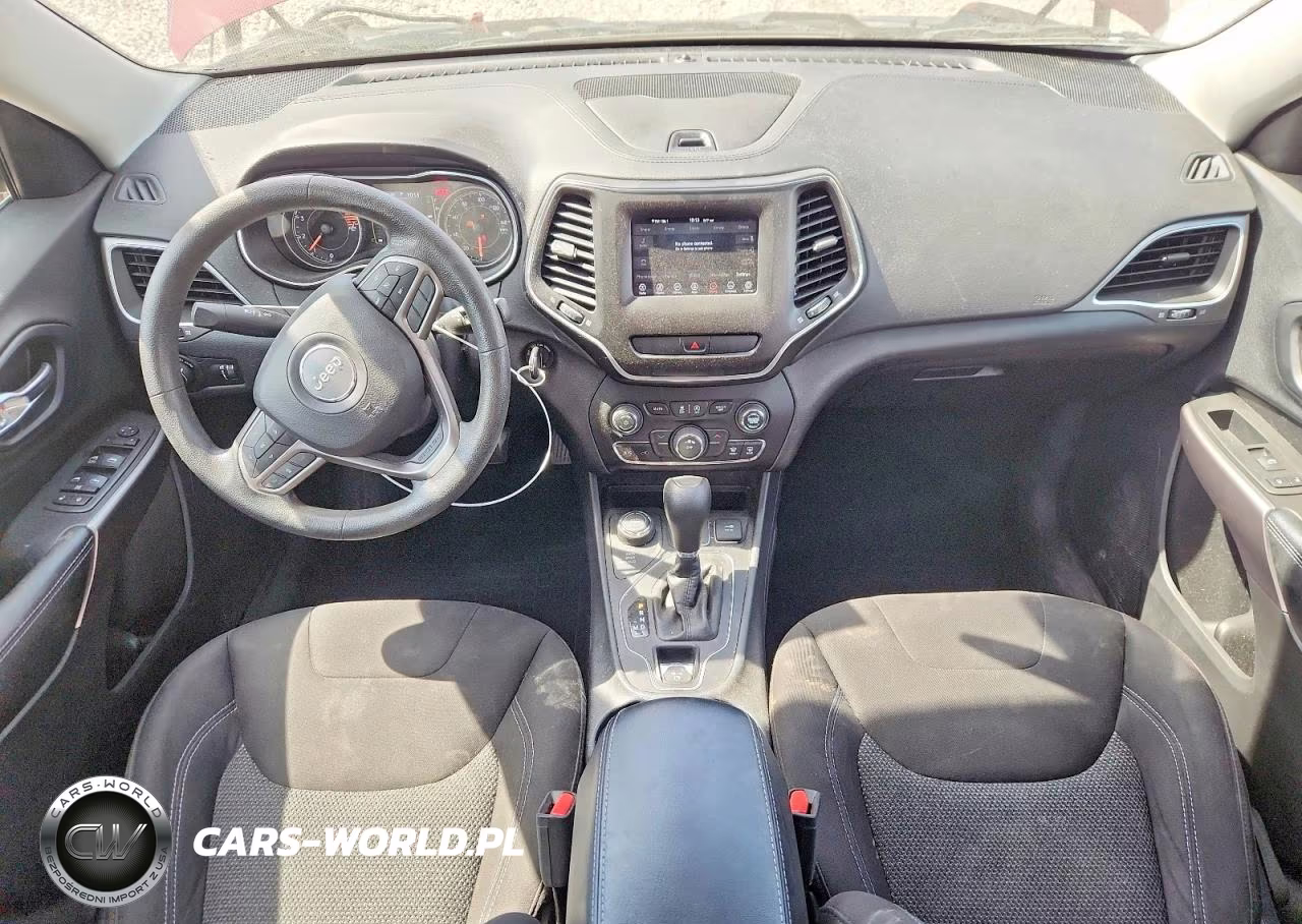 2019 Jeep Cherokee Latitude VIN:1C4PJMCB8KD452192 - 8