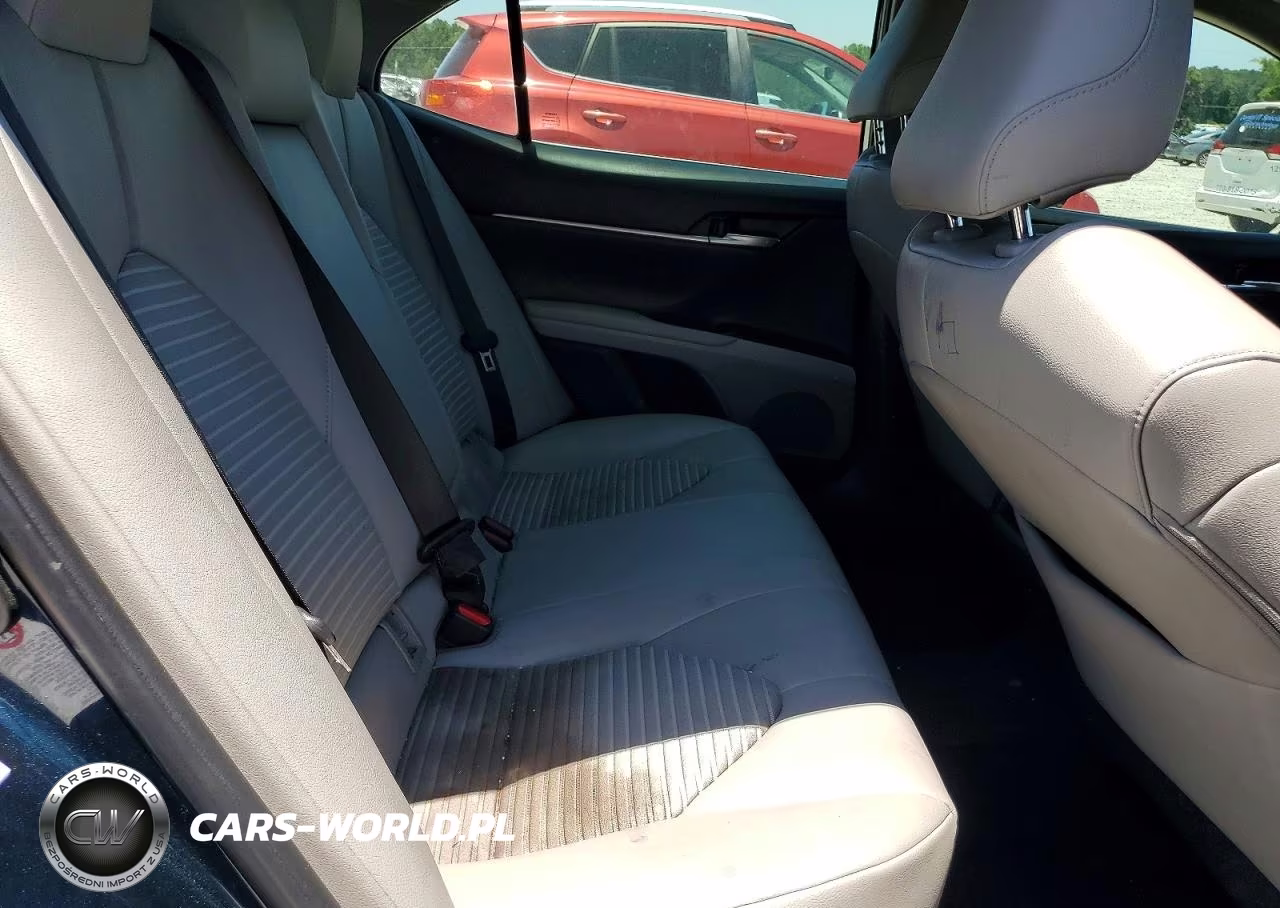2018 Toyota Camry Se VIN:4T1B11HK2JU589365 - 10