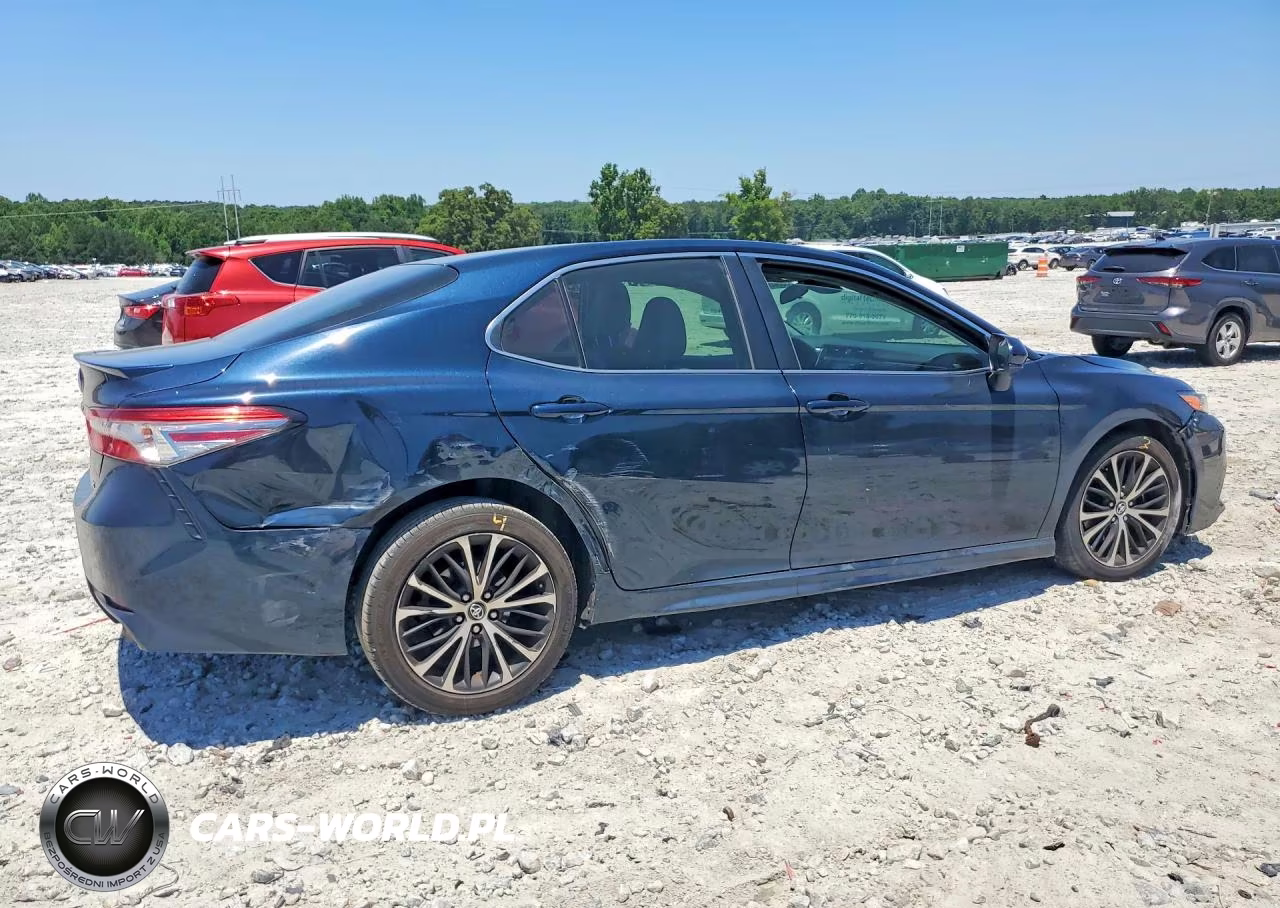 2018 Toyota Camry Se VIN:4T1B11HK2JU589365 - 3
