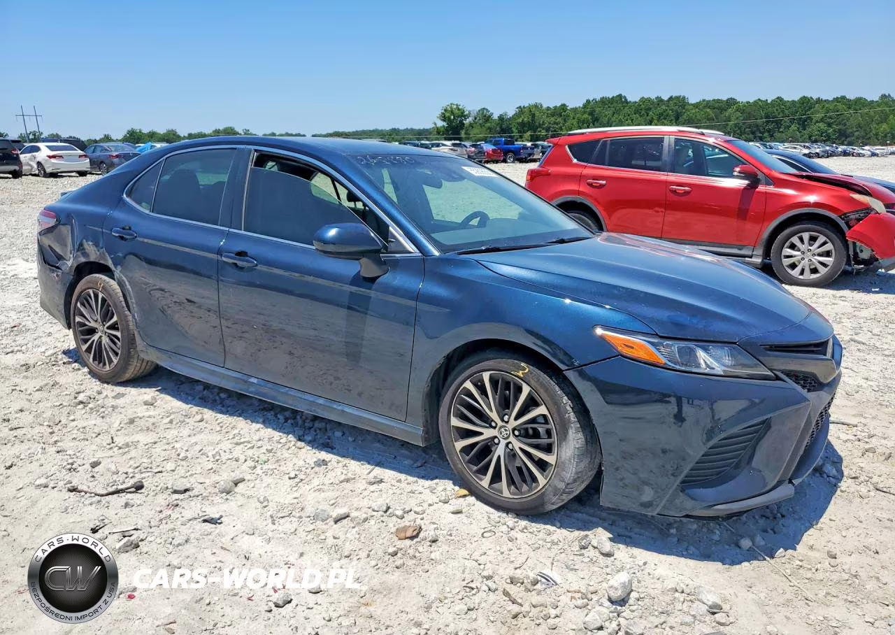 2018 Toyota Camry Se VIN:4T1B11HK2JU589365 - 4