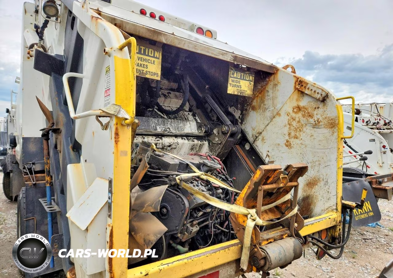 2006 Crane Carrier Low Entry Refuse Truck VIN:1CYCCK4866T047636 - 6