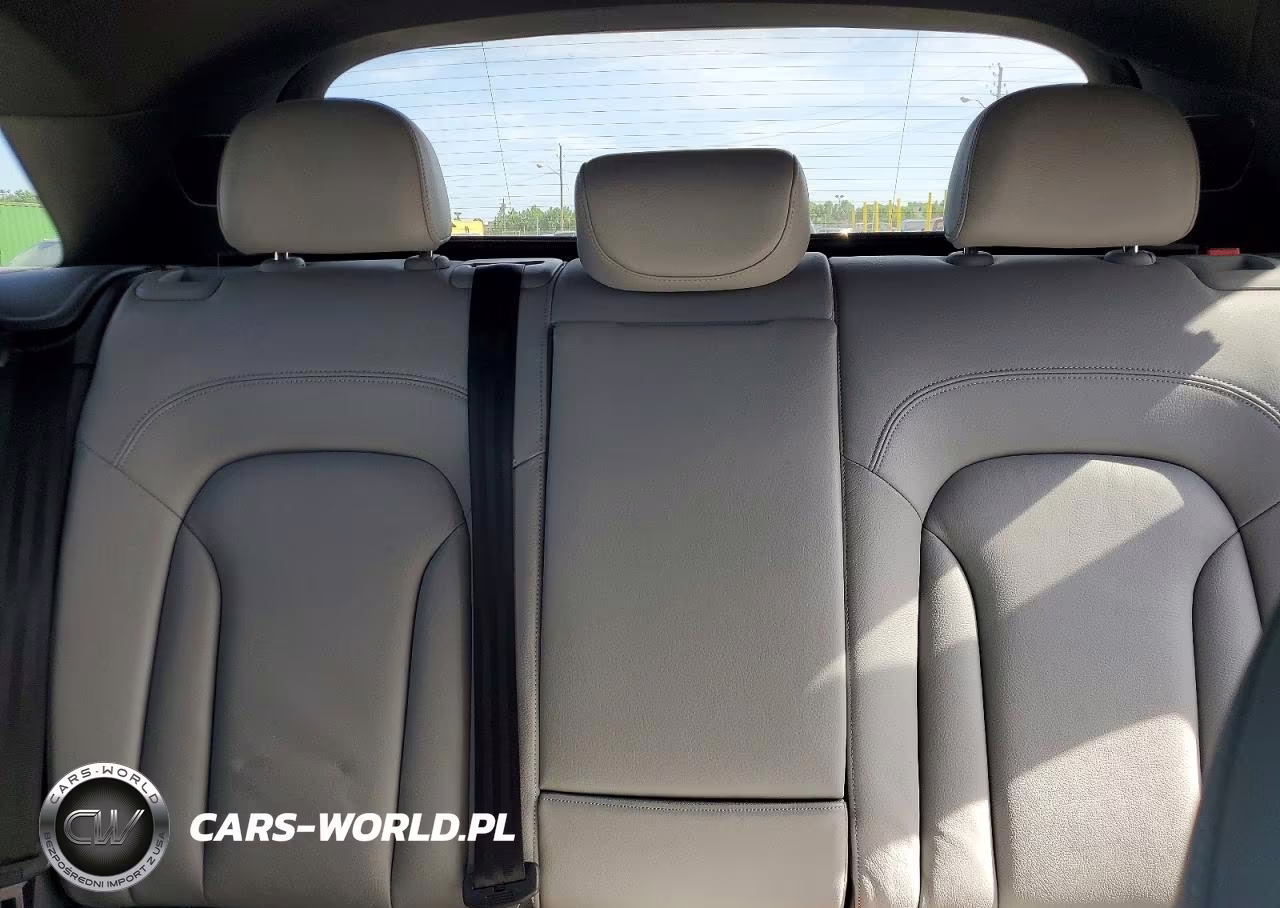 2018 Audi Q3 Premium Plus VIN:WA1JCCFS8JR010630 - 10