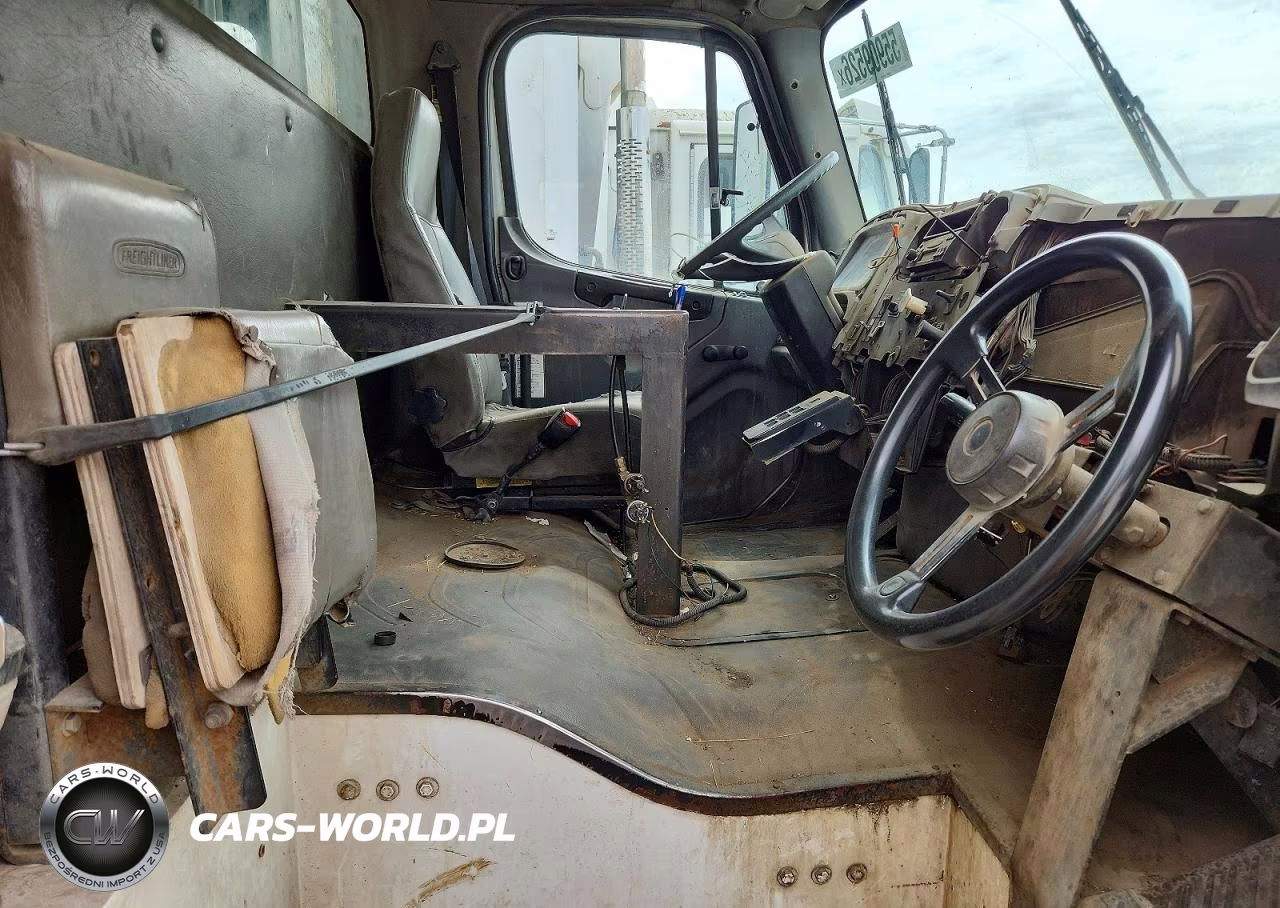 2006 Freightliner Business Class M2 Refuse Truck VIN:1FVACXDCX6HW47464 - 5